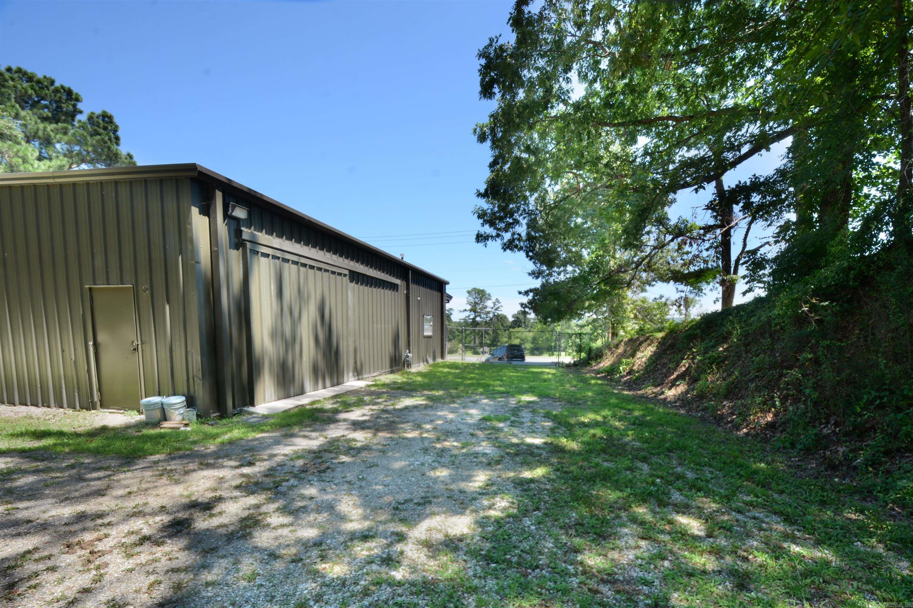 Hamilton Oaks - Commercial Sale