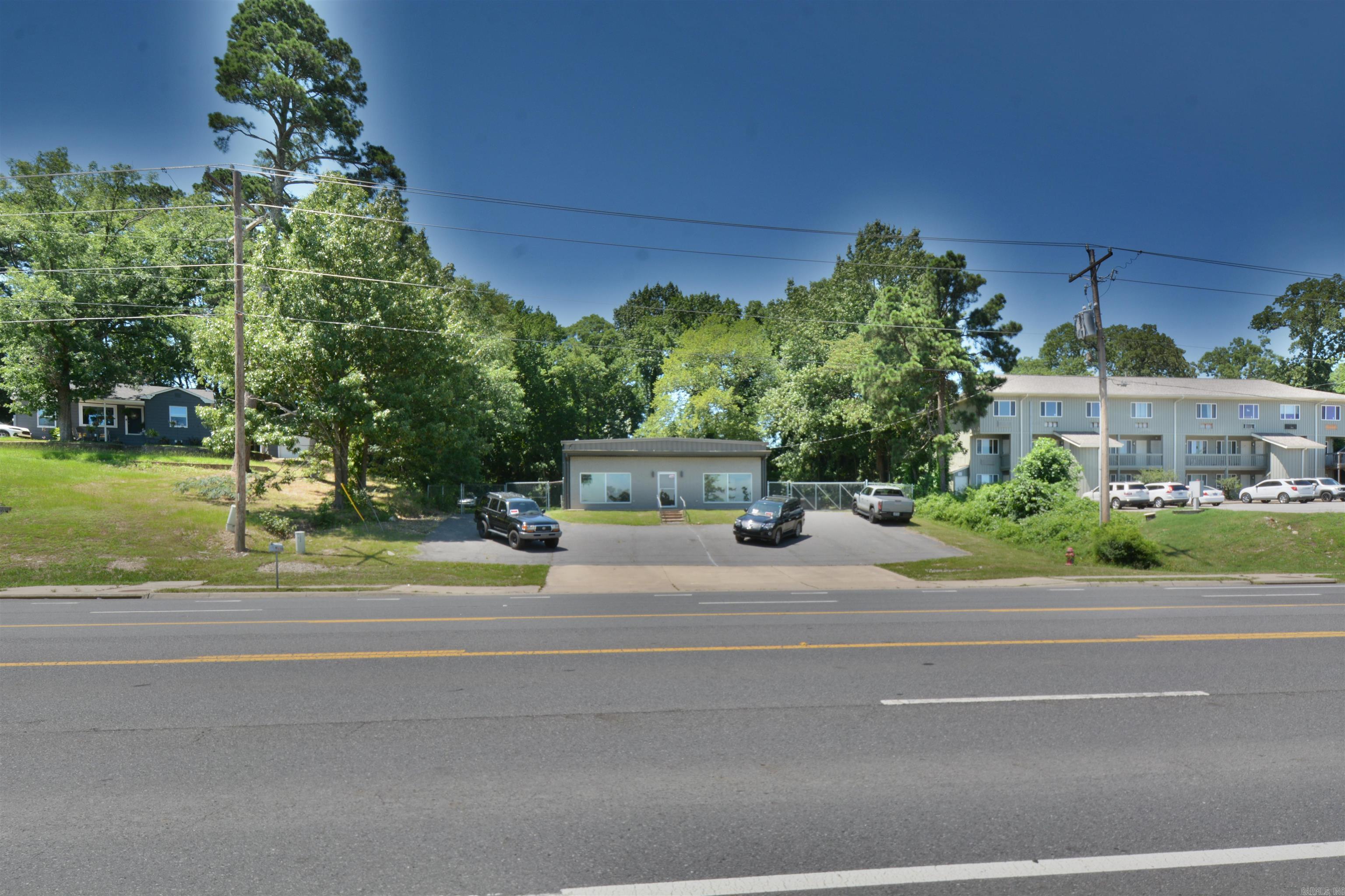 Hamilton Oaks - Commercial Sale
