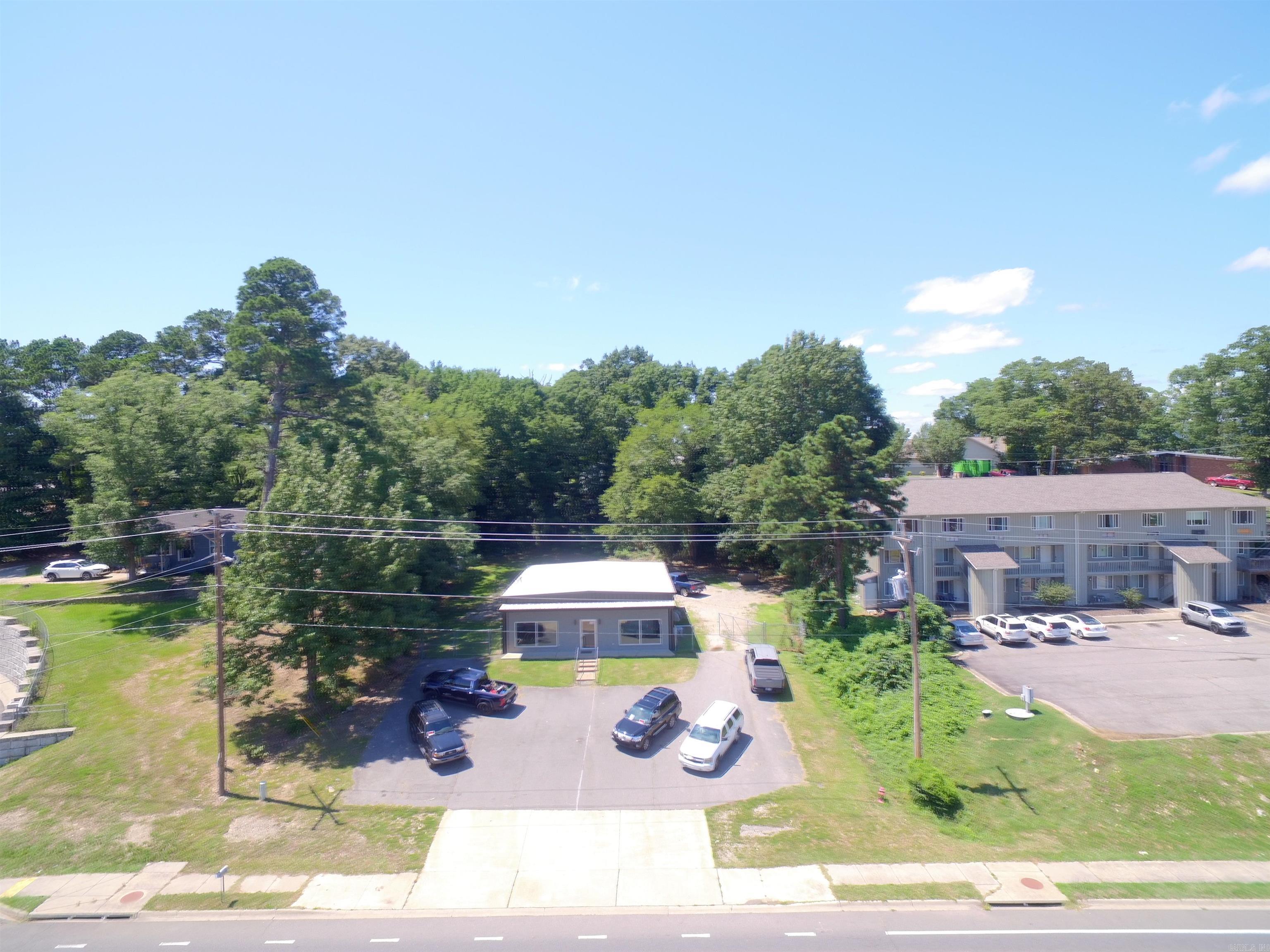 Hamilton Oaks - Commercial Sale