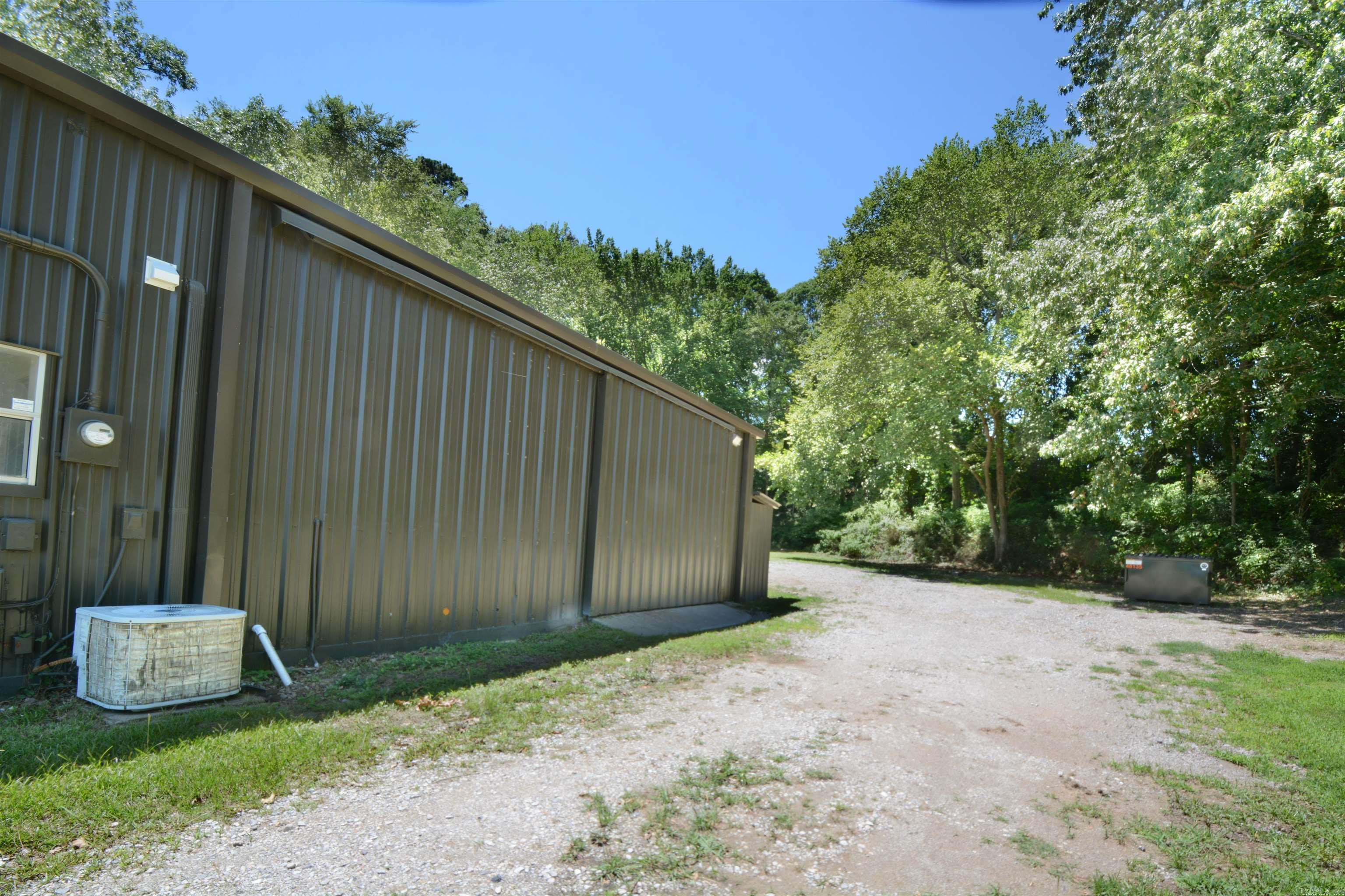 Hamilton Oaks - Commercial Sale