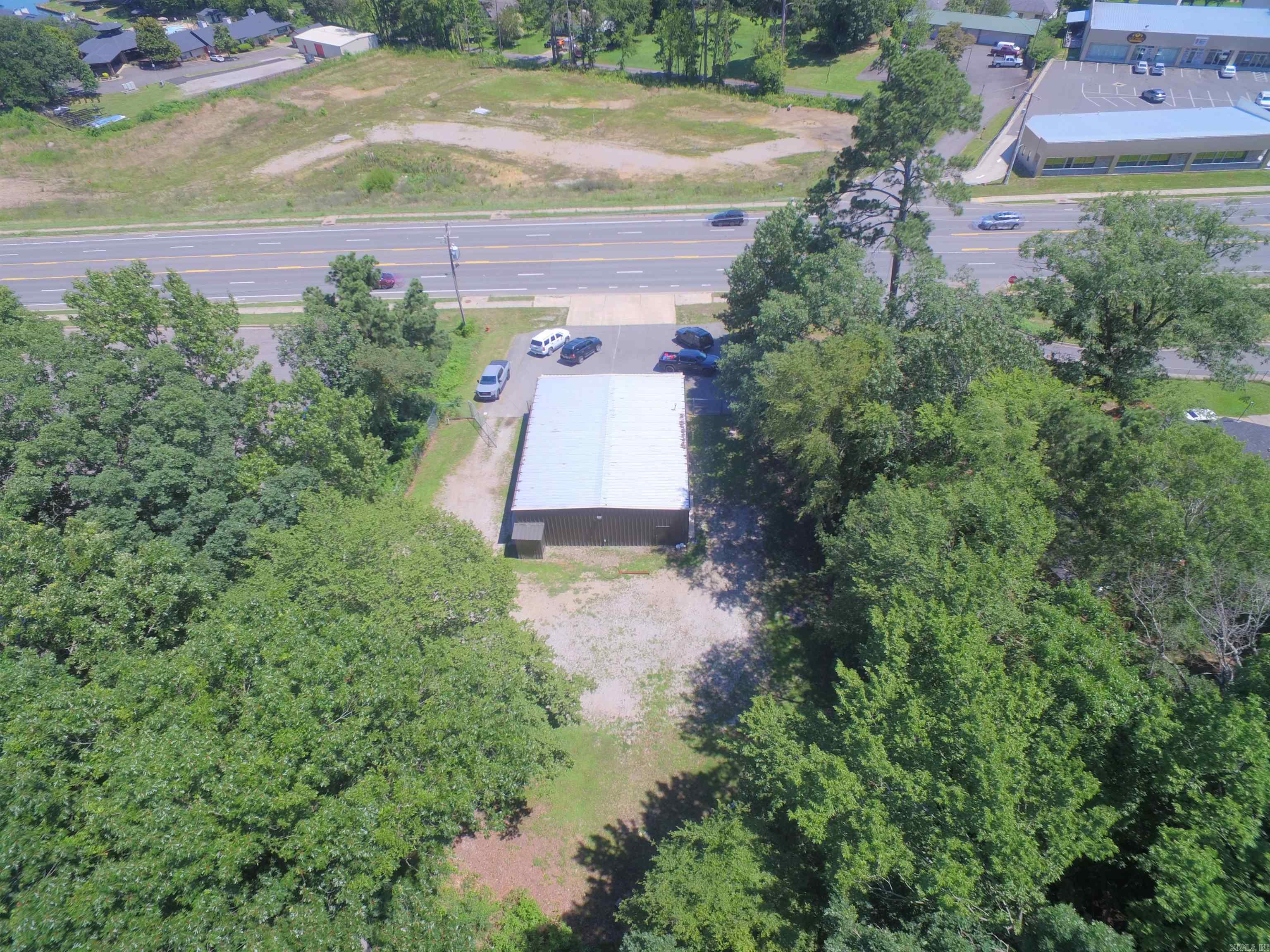 Hamilton Oaks - Commercial Sale