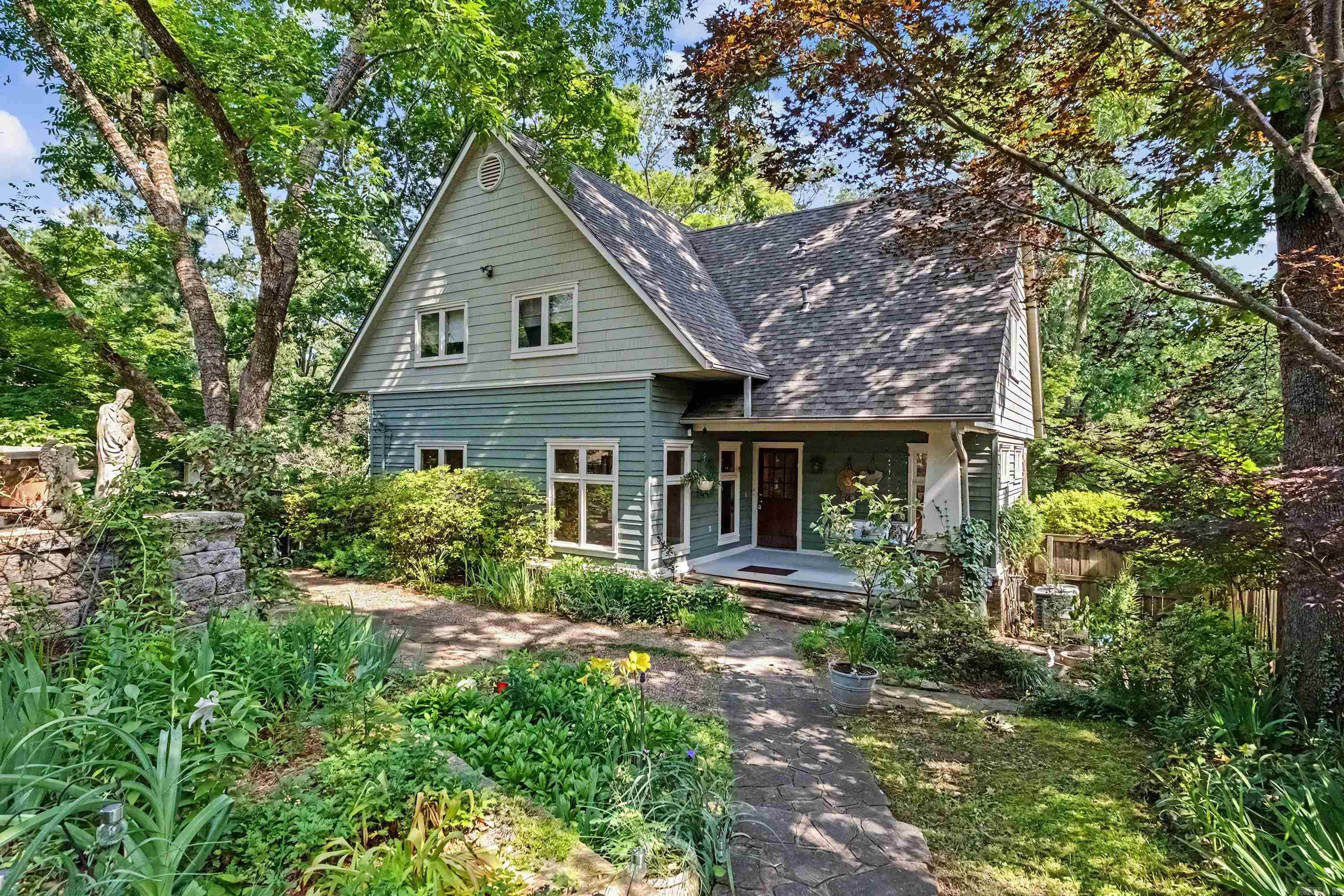 DOYLES PLACE - Residential
