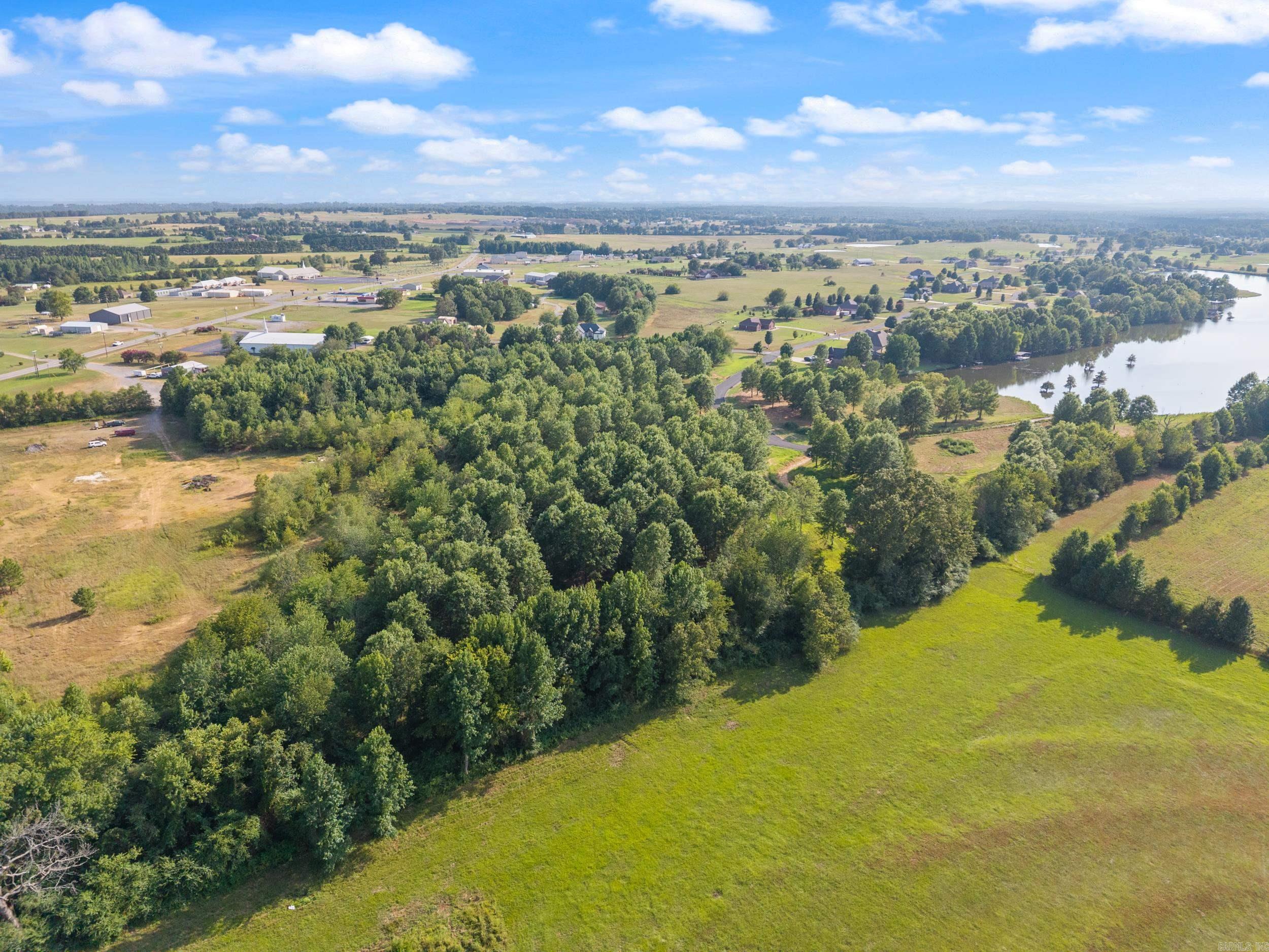 Win Meadow - Land
