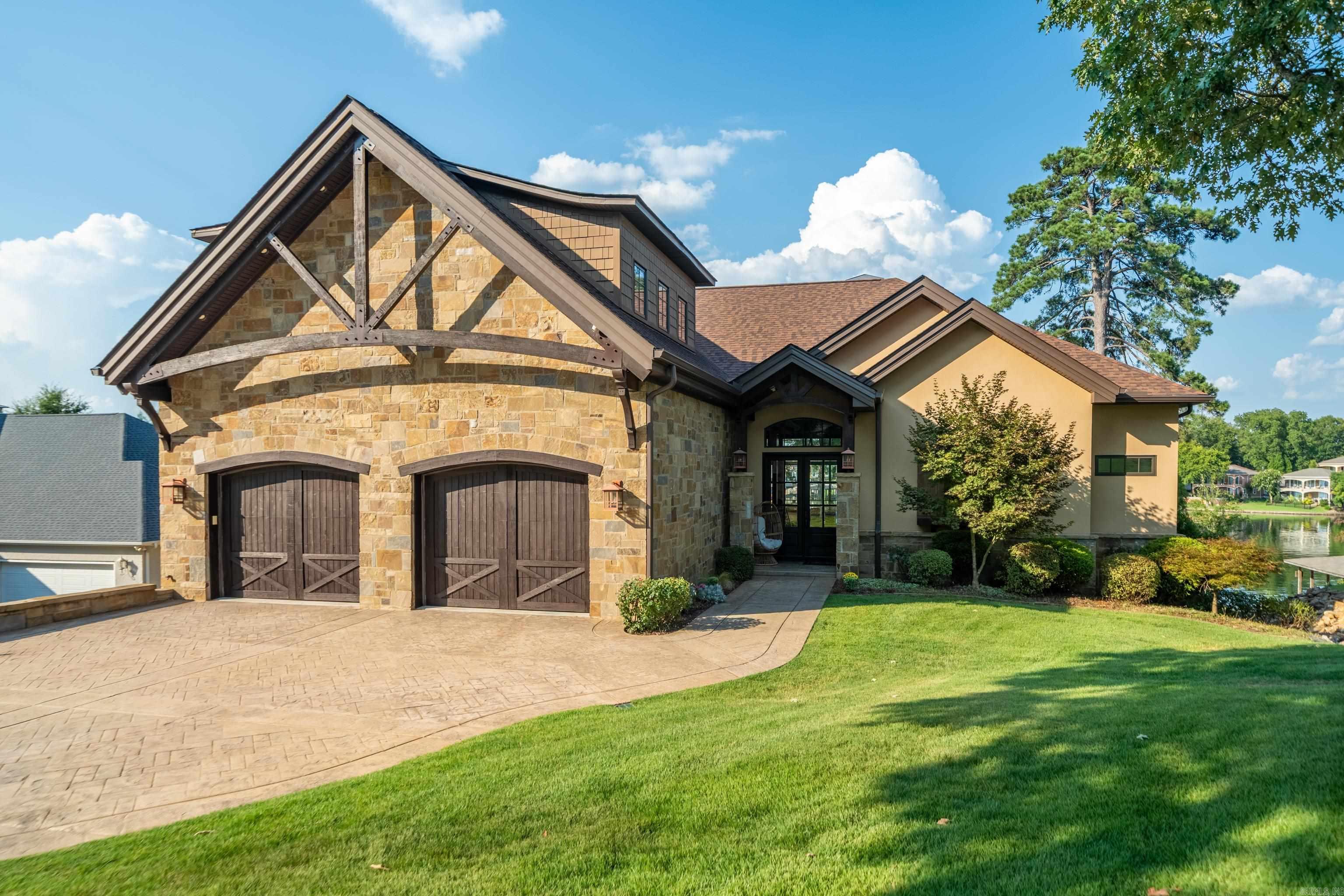 OAK SHORES ESTATES - Residential