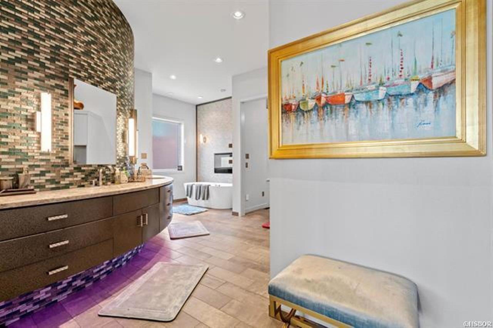 Point on Wilson Point - Residential