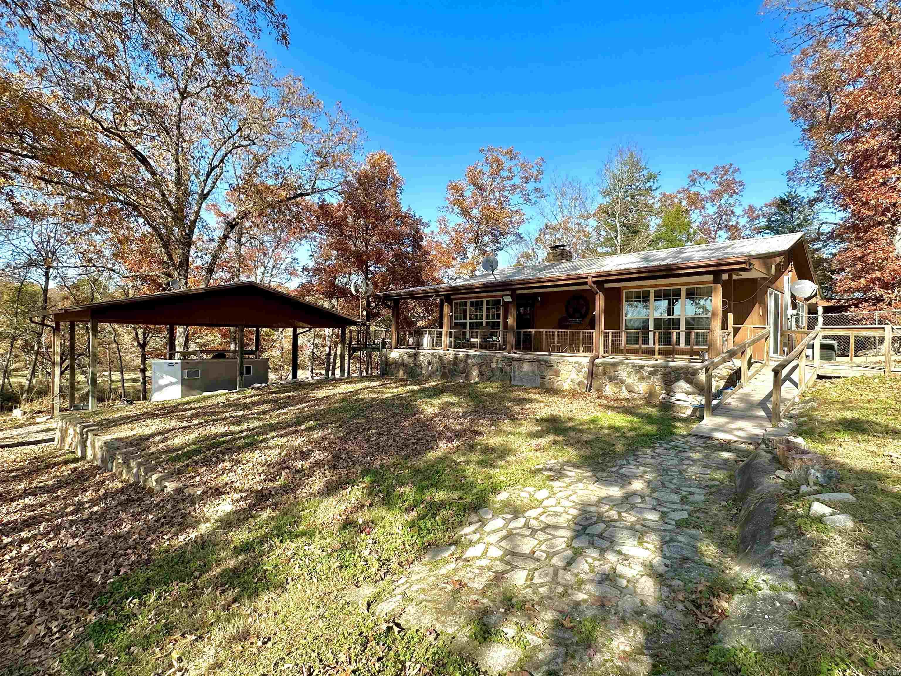LOUD WATER RETREAT - Residential