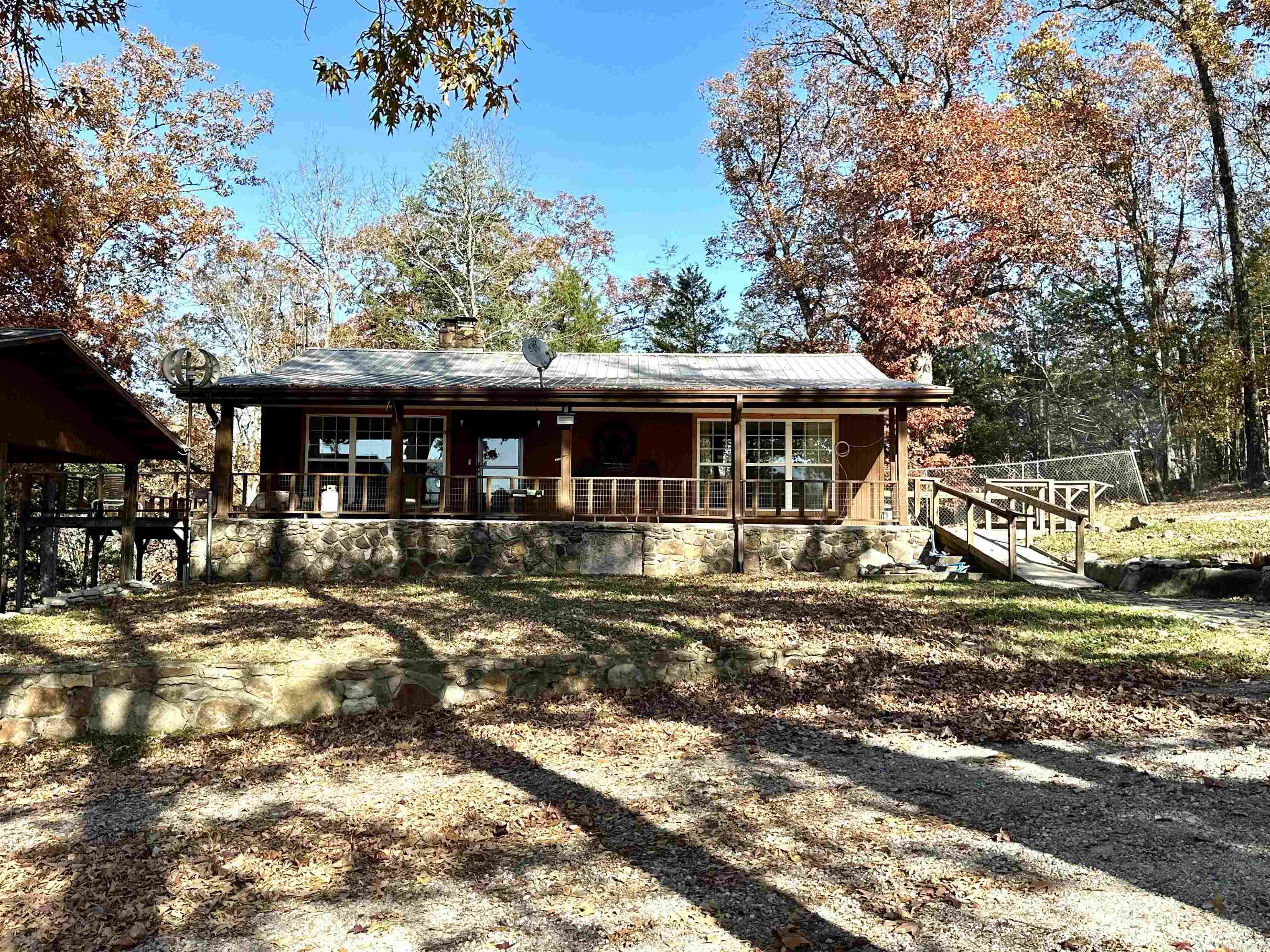LOUD WATER RETREAT - Residential