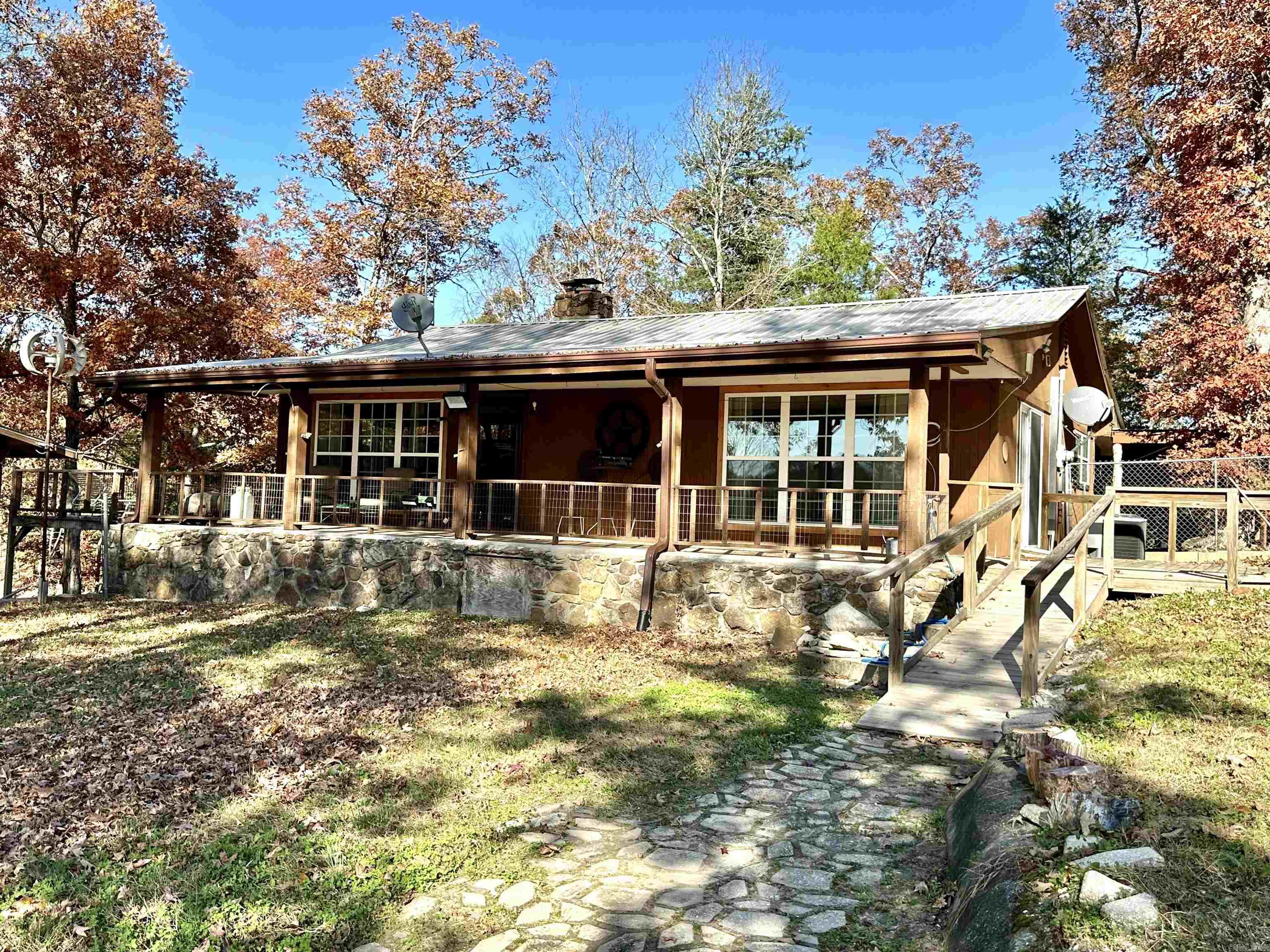 LOUD WATER RETREAT - Residential
