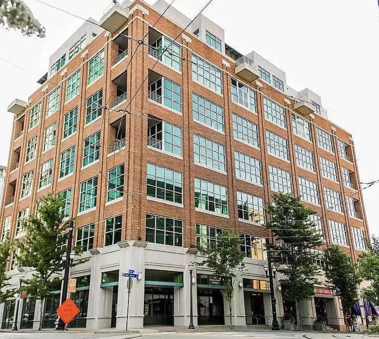 Stunning Penthouse in the Heart of the River Market!   Live the downtown lifestyle in this sleek 1 bed, 1 bath condo with an open-concept living and kitchen area. Featuring granite countertops, a spacious walk-in shower, and a convenient laundry nook, this home blends comfort with style.  Step out onto your east-facing balcony and soak up incredible views of the Clinton Presidential Library, the Arkansas River, and the vibrant River Market district. Enjoy exclusive amenities including a fitness center and access to the private rooftop lounge perfect for unwinding with a nearly 360 degree view of the Little Rock skyline.   Walk to dining, shopping, and entertainment right outside your door!  Water, sewer, and trash included.  Tenant pays electricity & internet.  No pets | No smoking.   Schedule your private tour to see this amazing property!