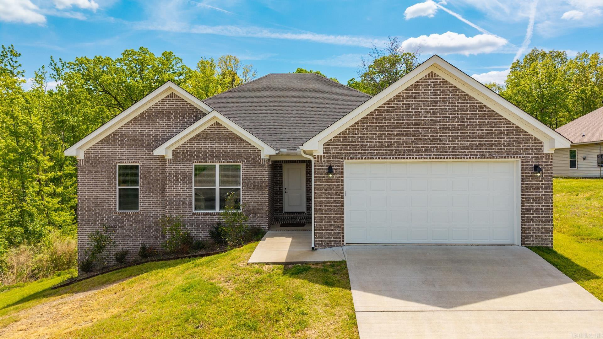 PINEWOOD ESTATES - Residential