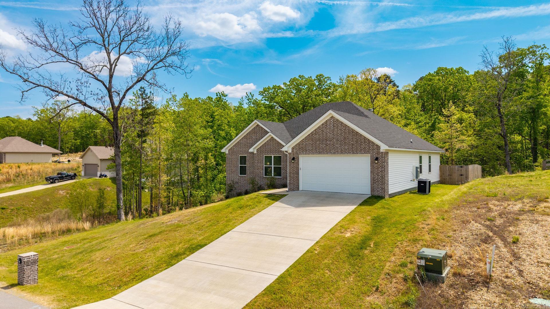 PINEWOOD ESTATES - Residential