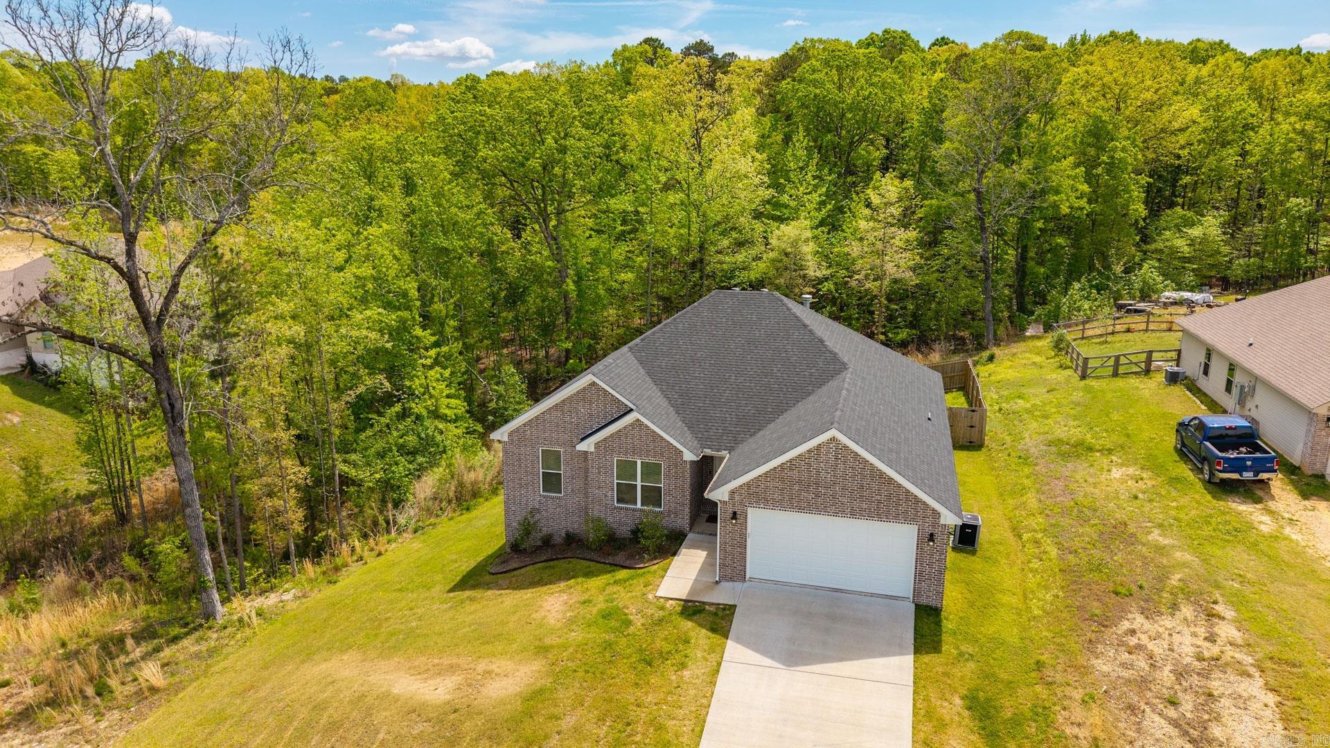 PINEWOOD ESTATES - Residential