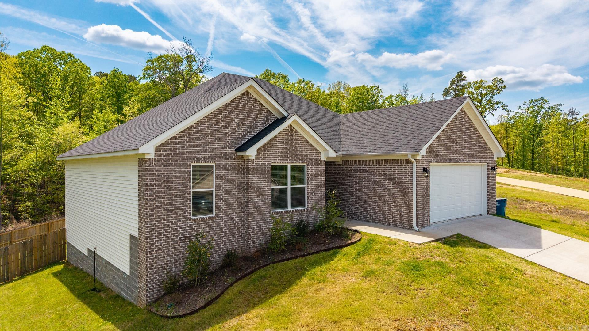 PINEWOOD ESTATES - Residential