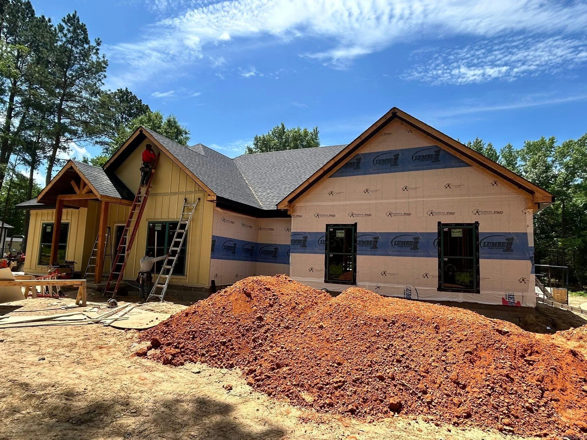 Under Contract Before Listed. Beautiful home with 3 acres of privacy. Right outside the city limits but minutes away from all of the amenities of Conway!