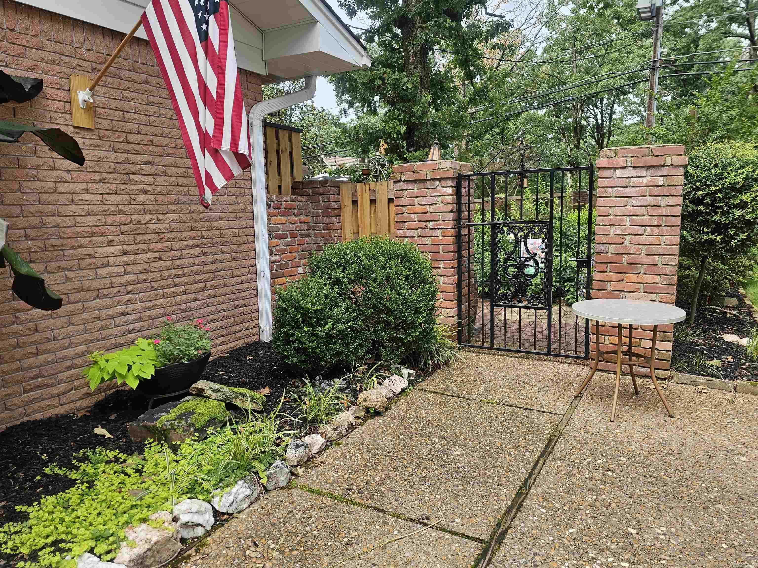 INDIAN HILLS - Residential