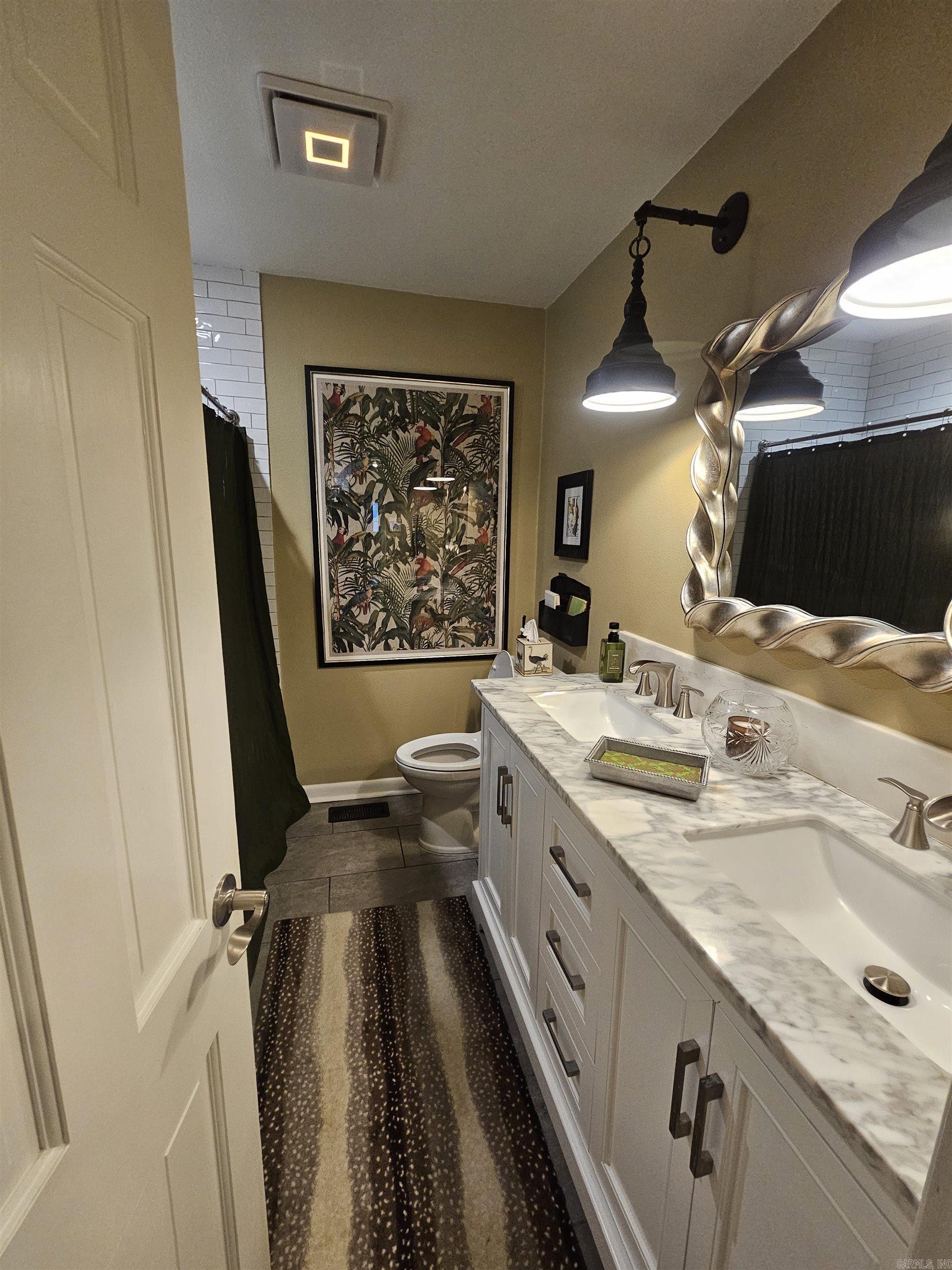 INDIAN HILLS - Residential