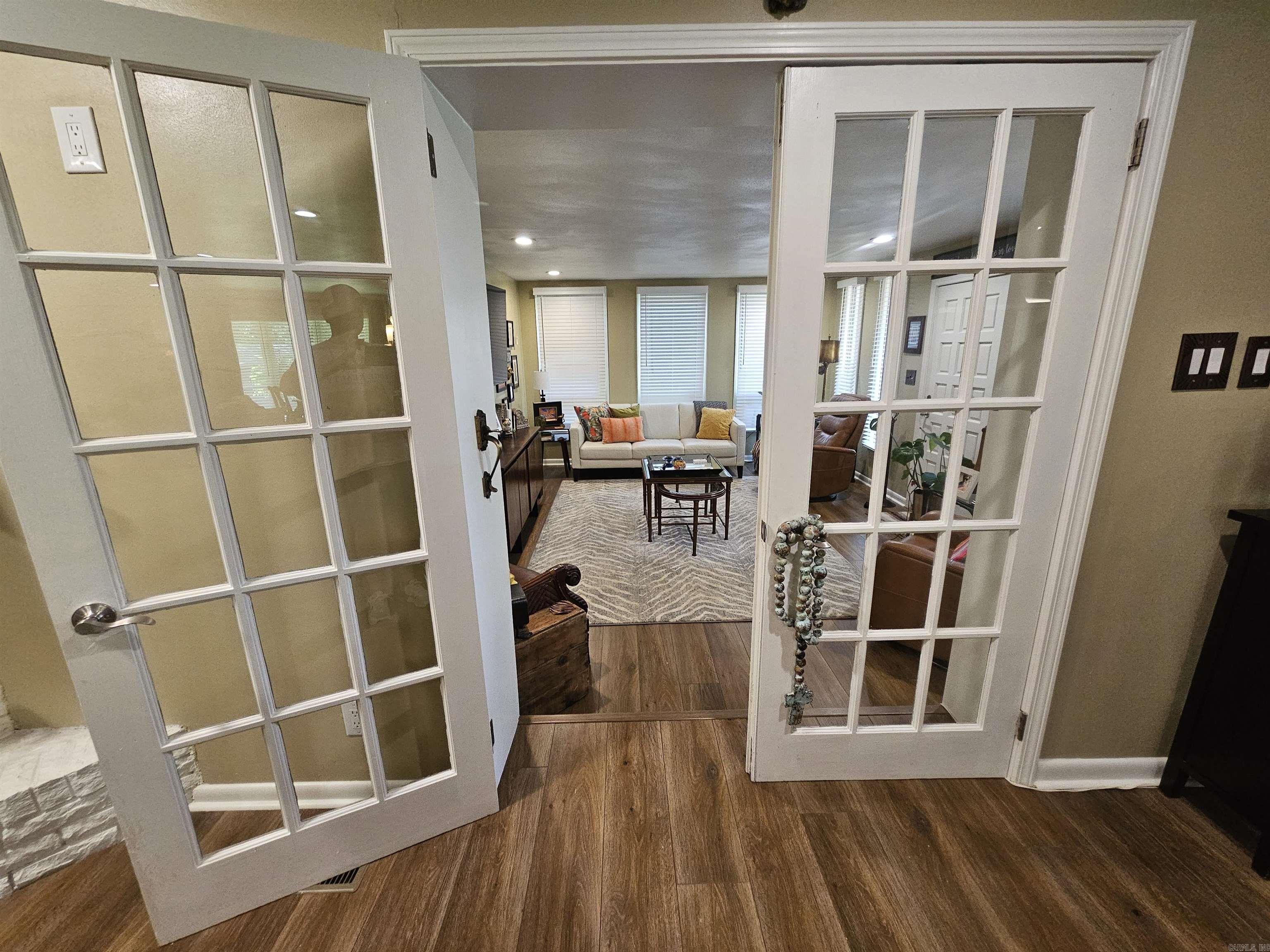 INDIAN HILLS - Residential