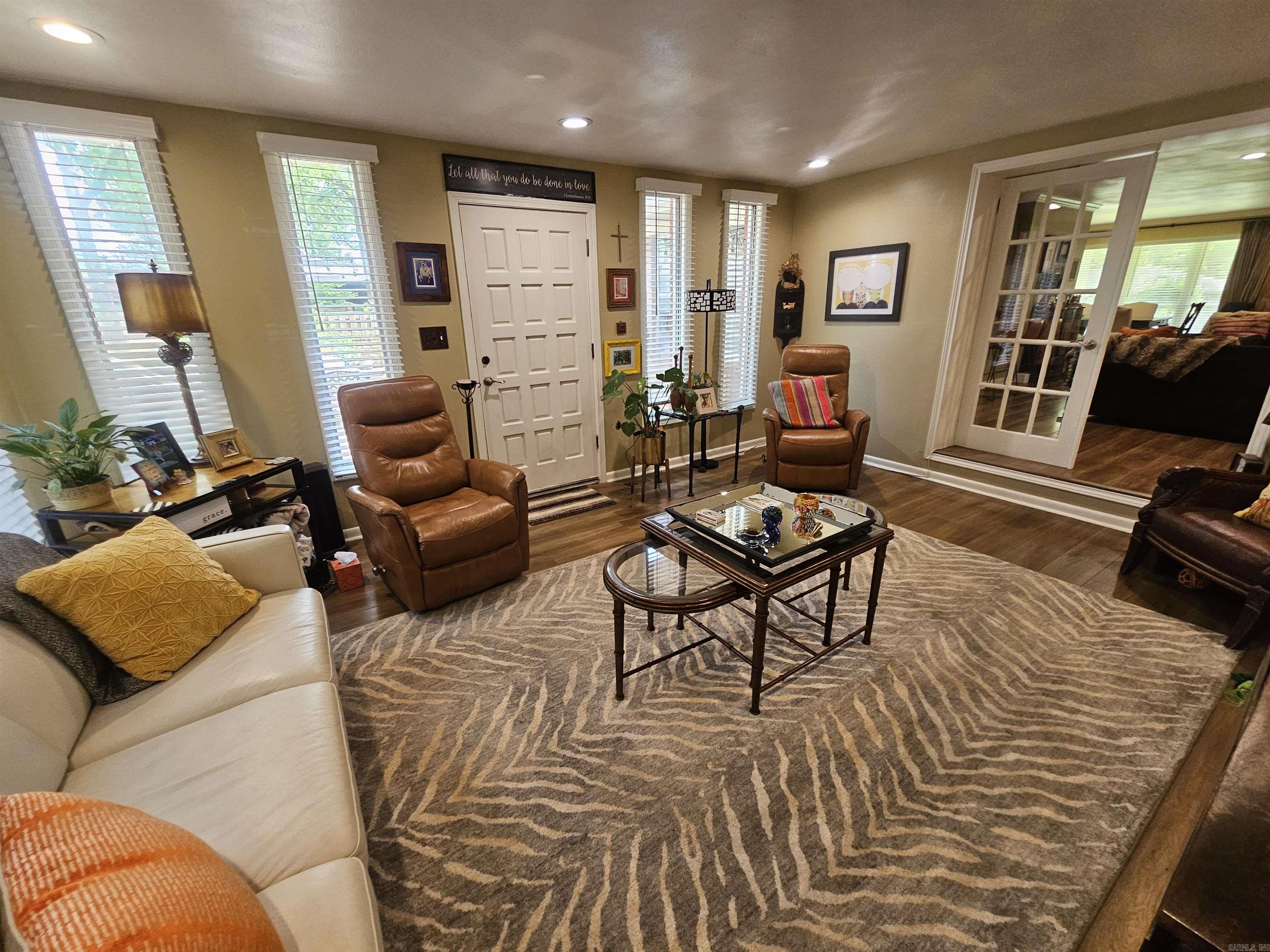INDIAN HILLS - Residential