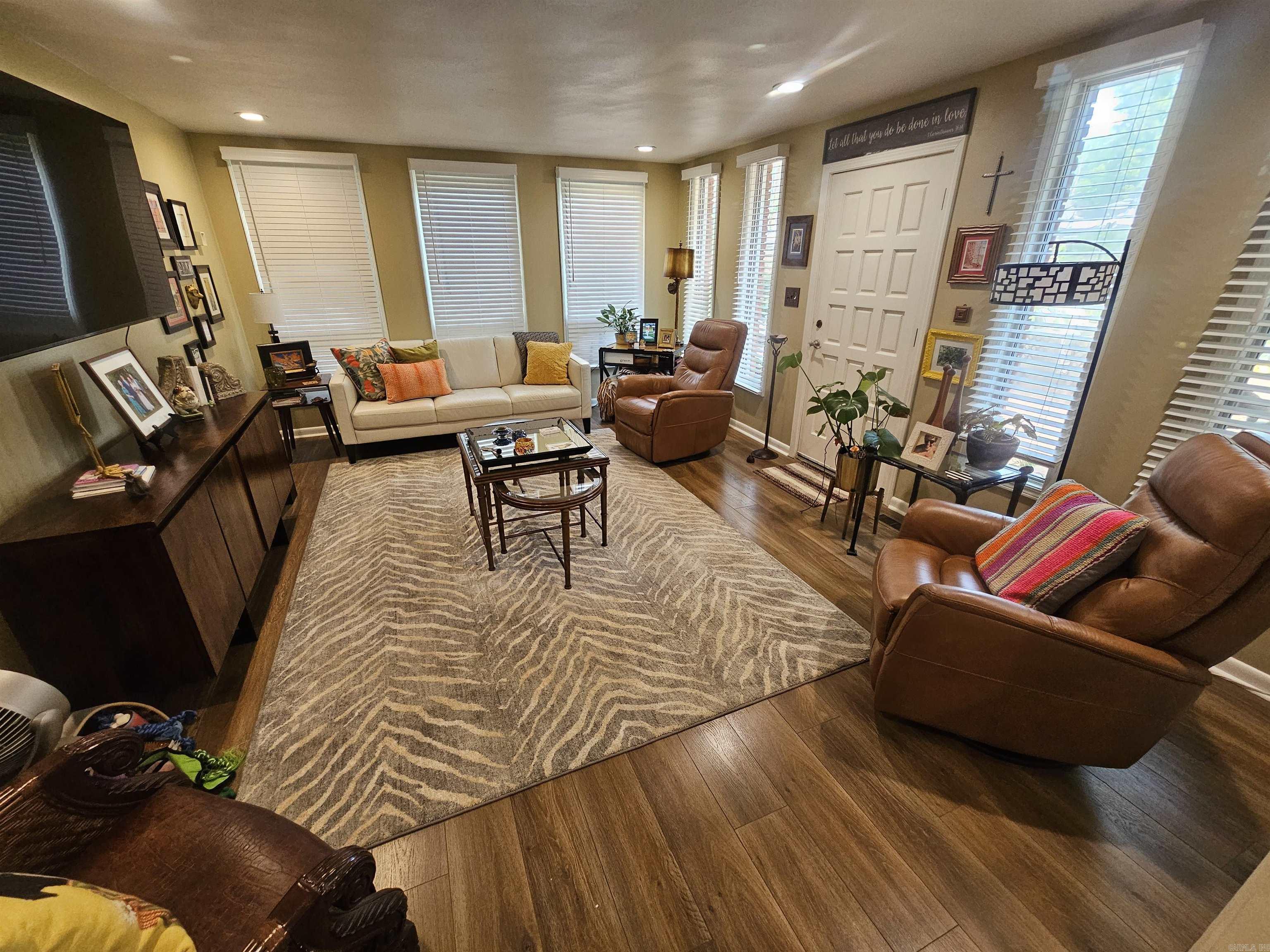 INDIAN HILLS - Residential