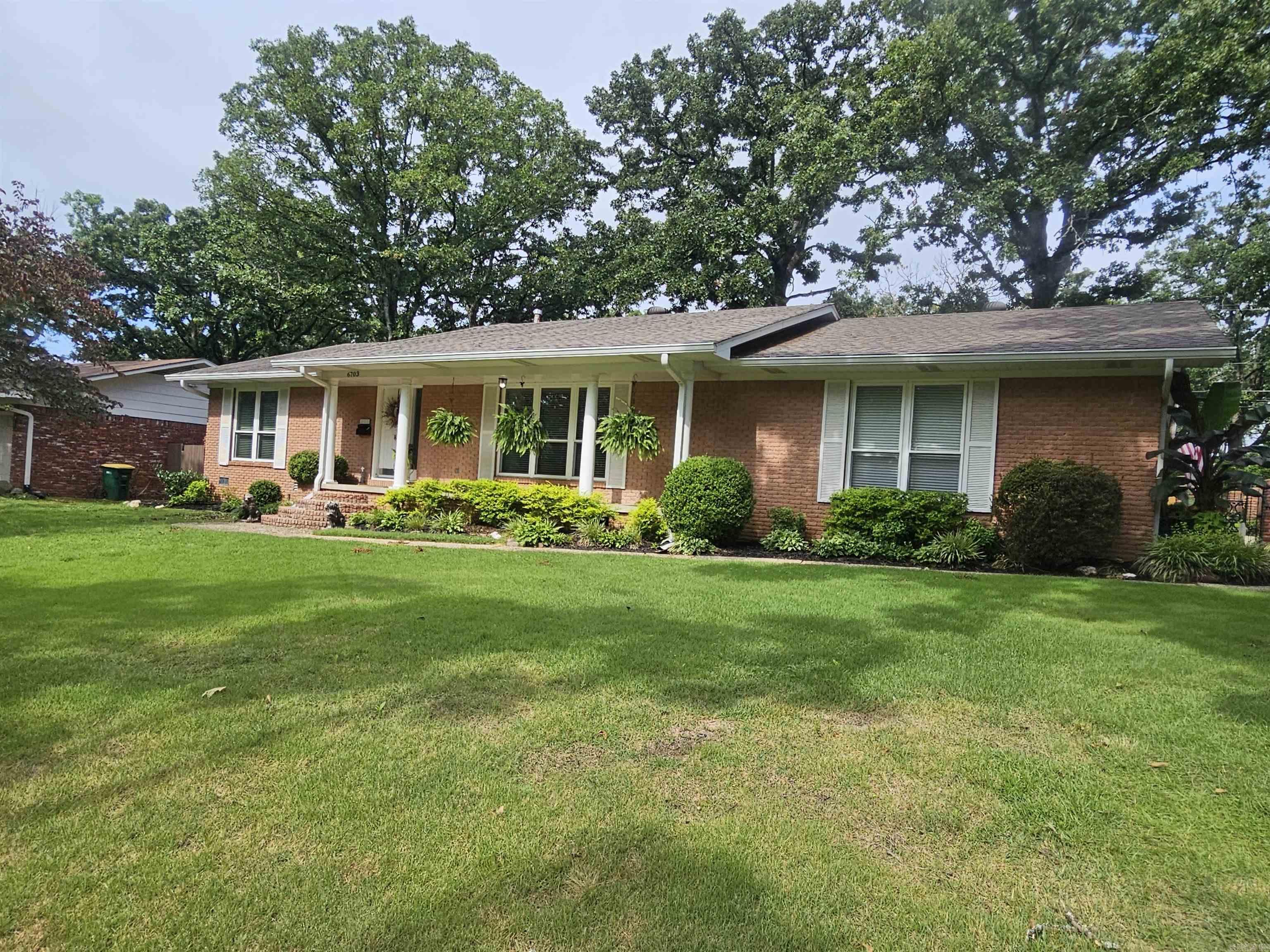 INDIAN HILLS - Residential