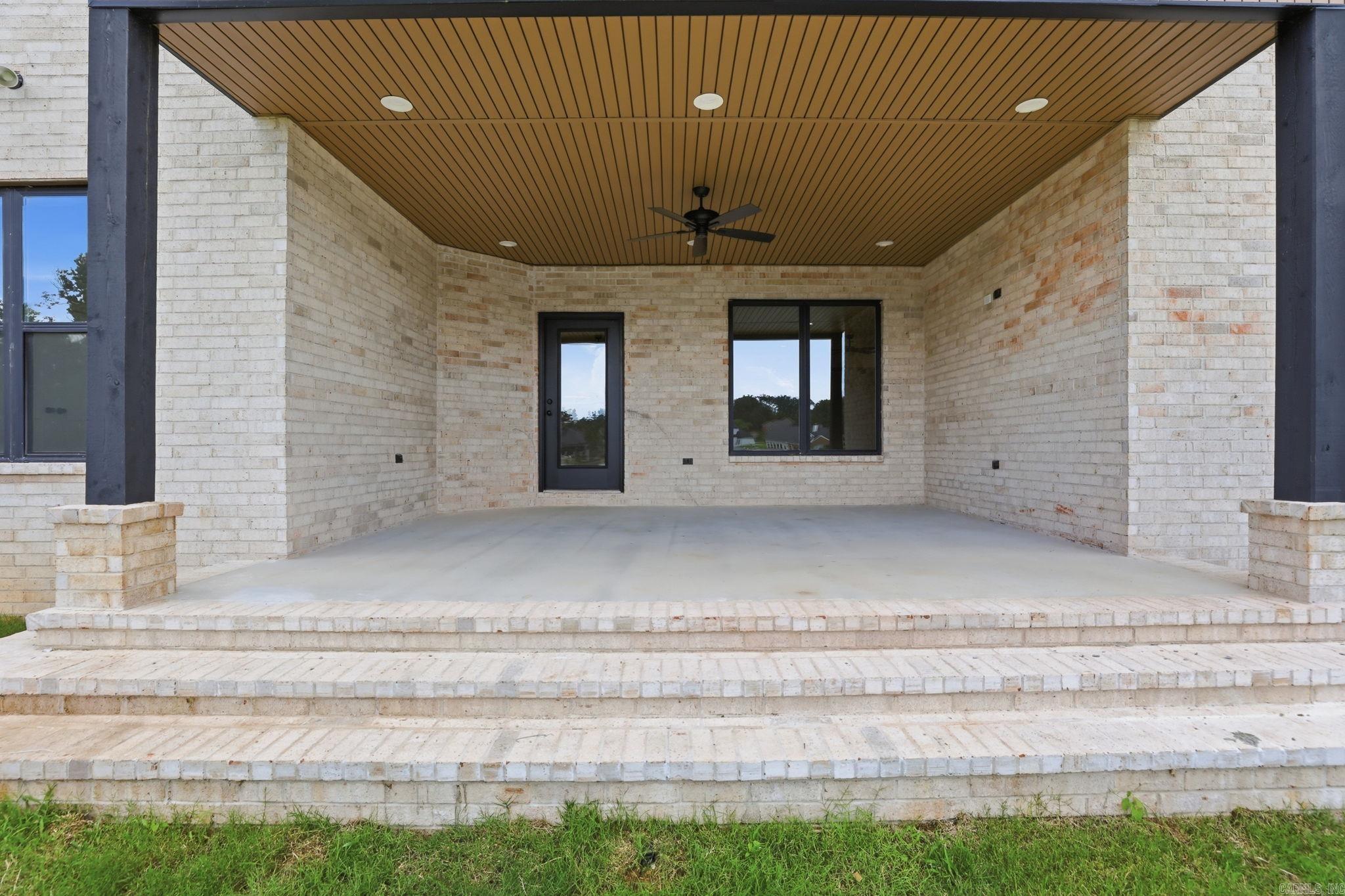 NORTH SHORE @ HURRICANE LAKE EST - Residential
