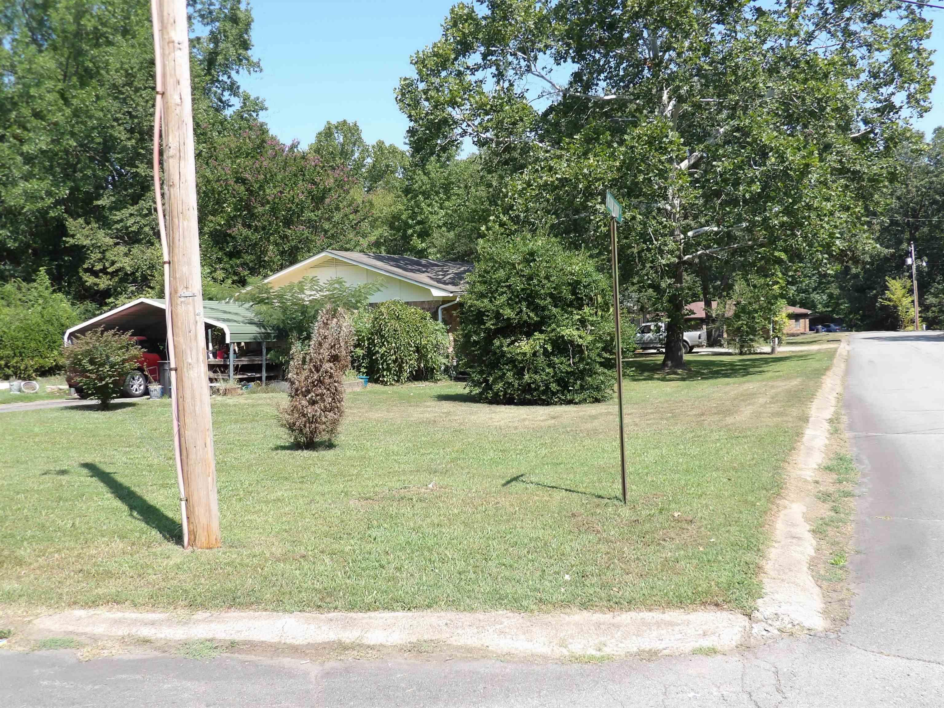 GREAT INVESTMENT PROPERTY BEING SOLD IN "AS IS" CONDITION. HOME HAS A LOT OF POTENTIAL AND LARGE TREE COVERED LOT!!!