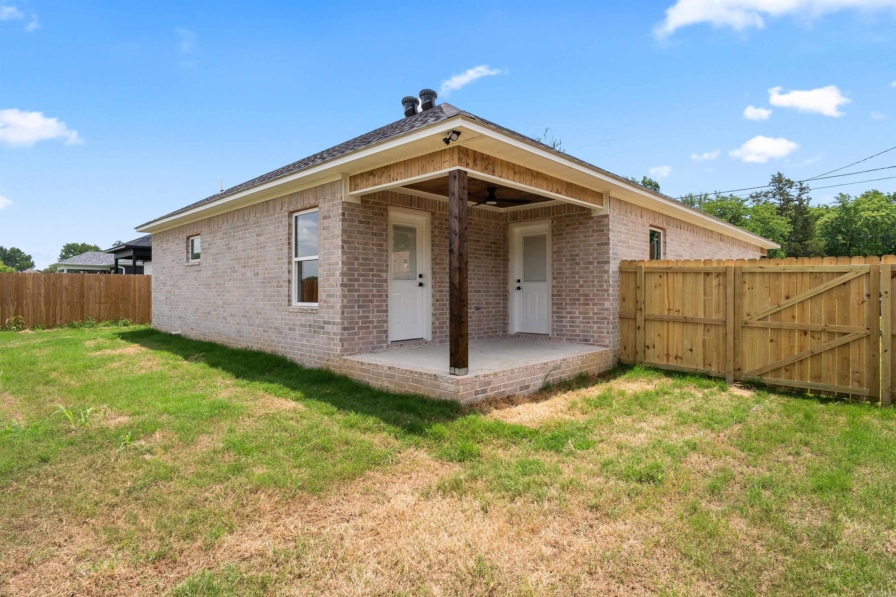 FLORIDIAN HEIGHTS PHASE 1 - Residential