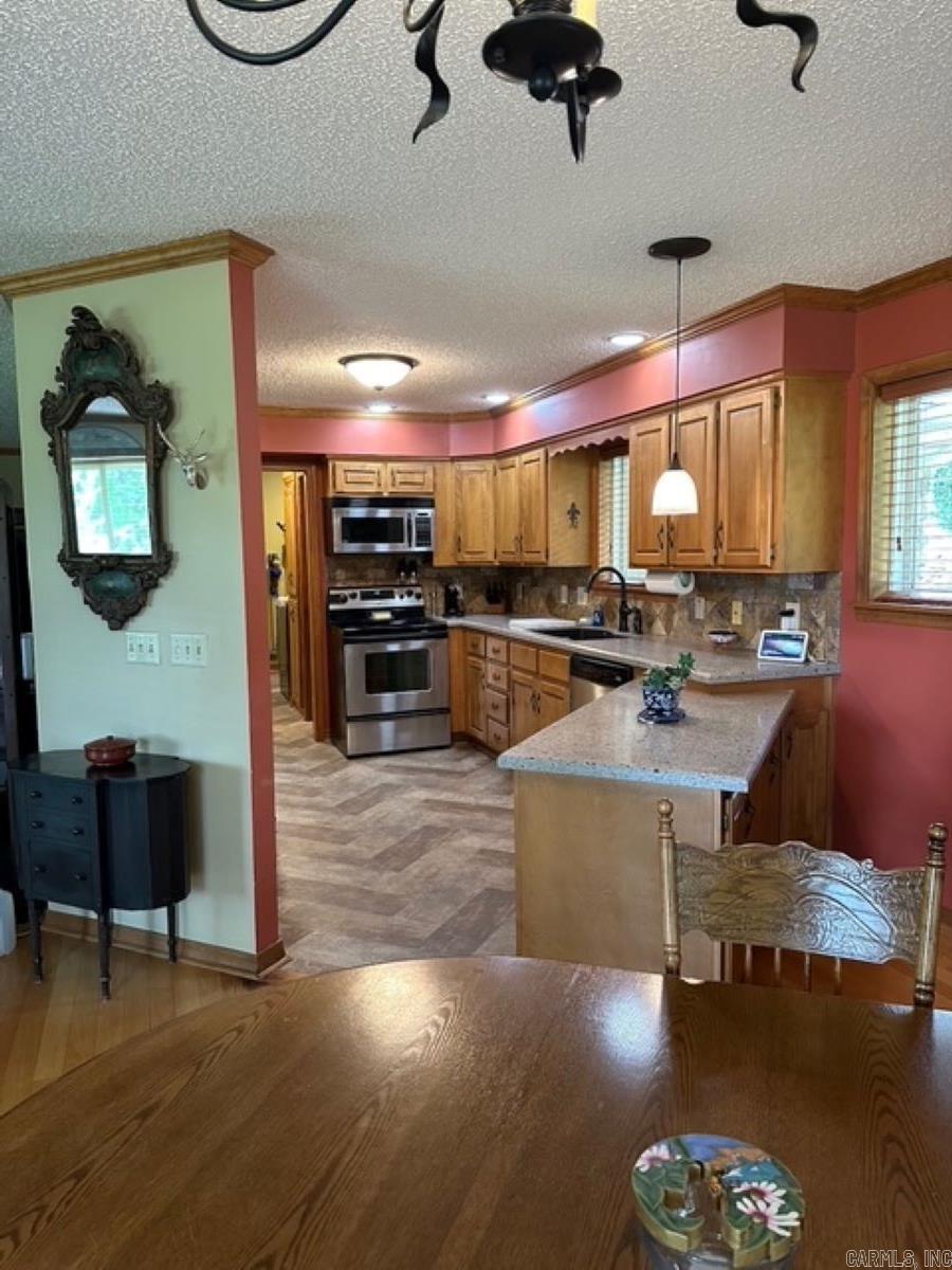 CASTLE RIDGE - Residential