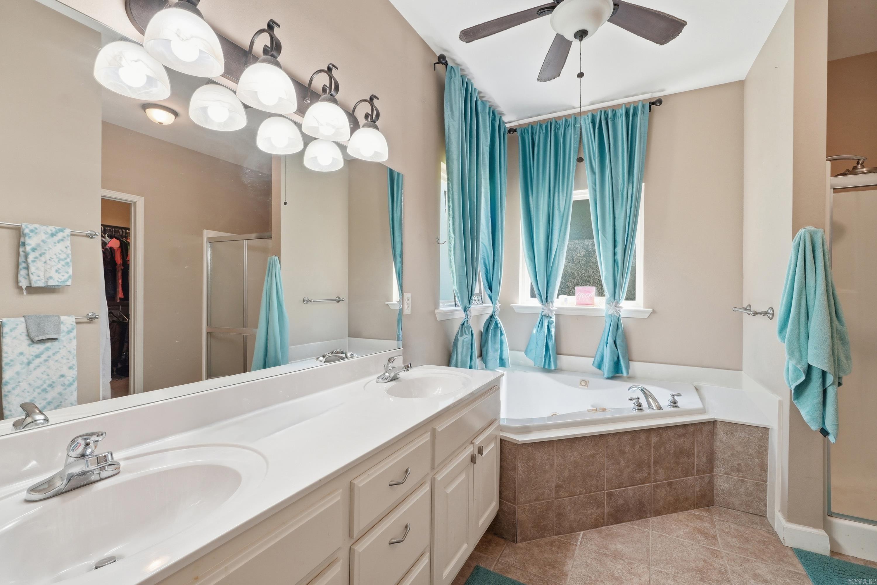 CADRON POINT - Residential