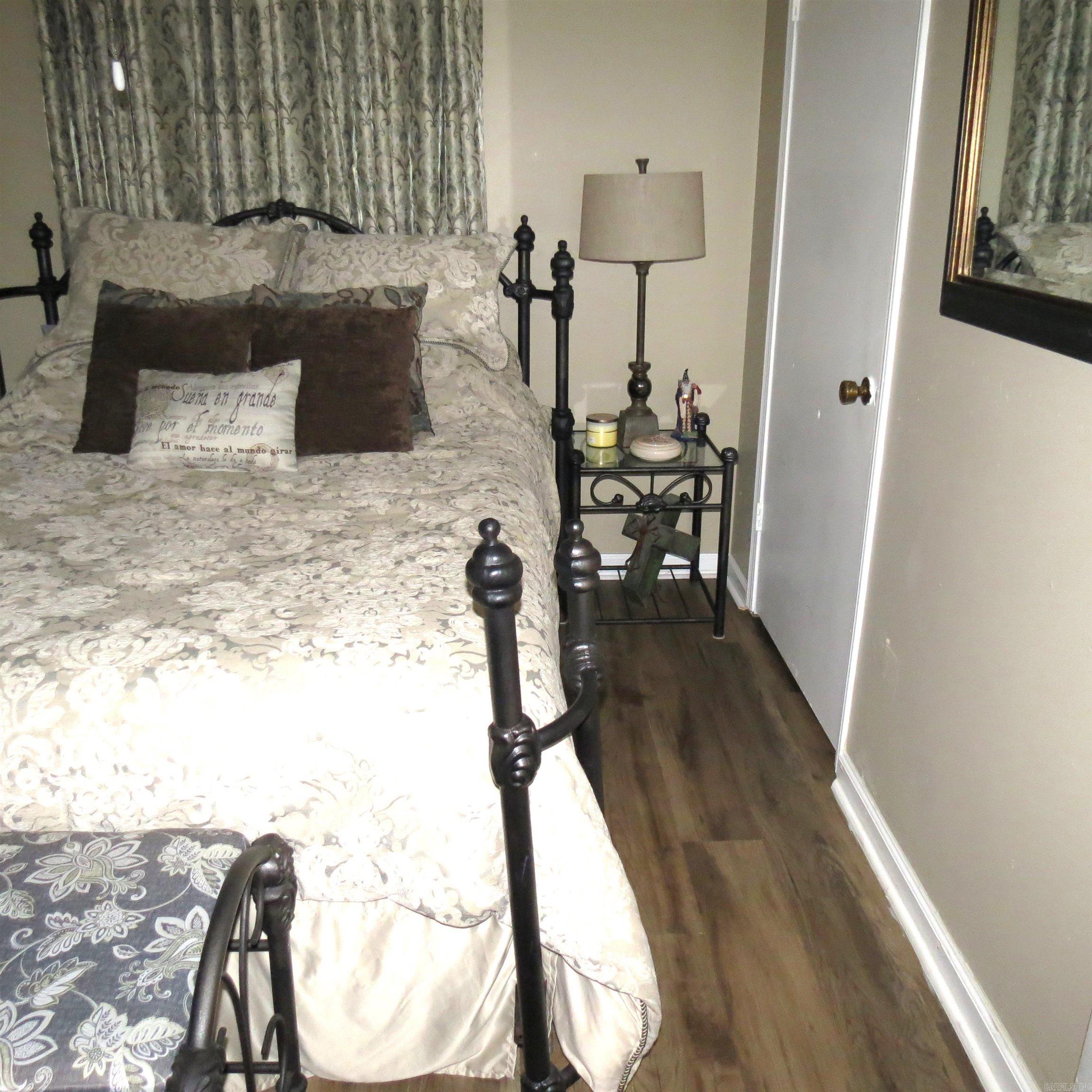 OAK LAWN ESTATES - Residential