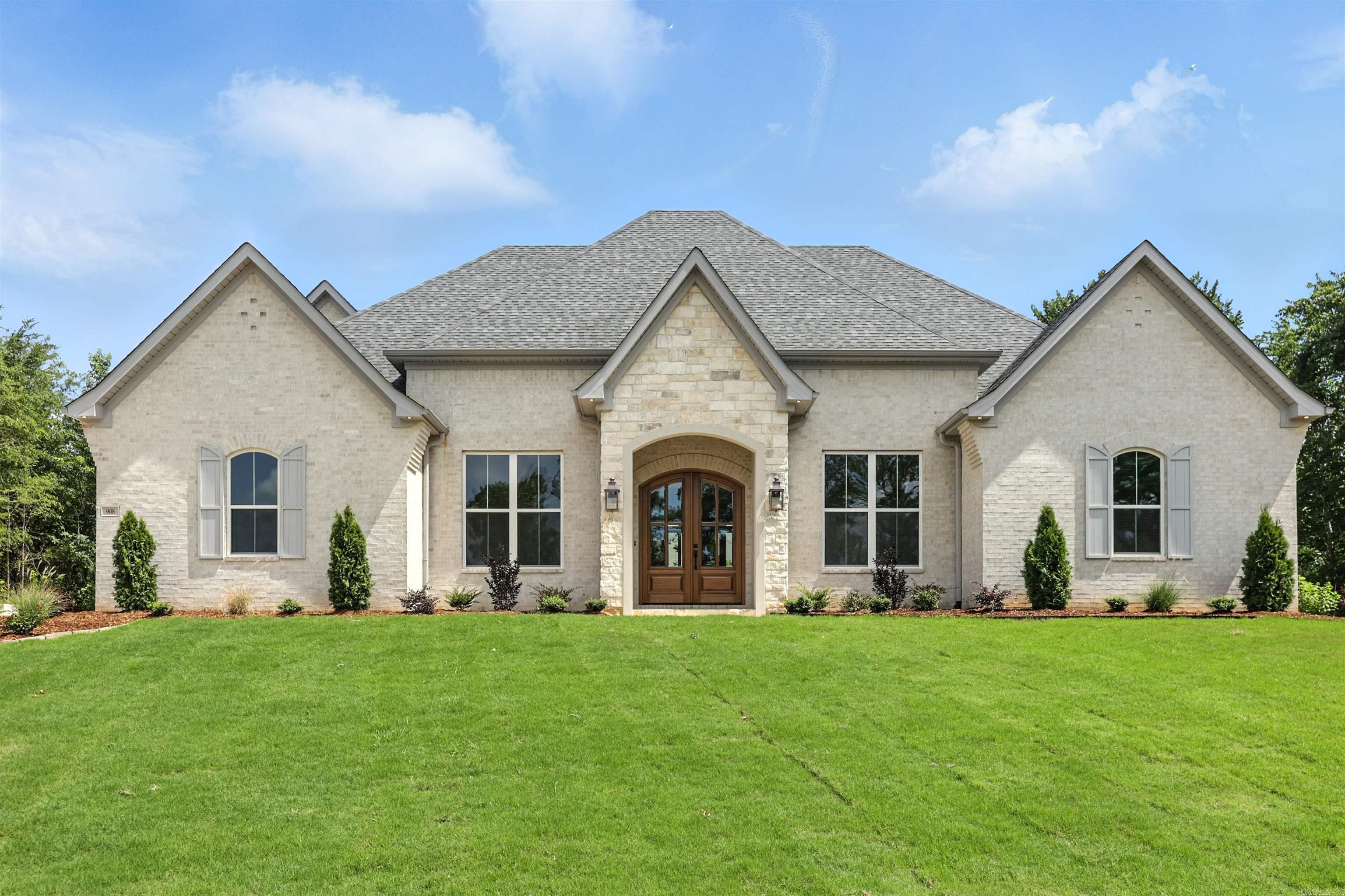 Brand new, never-lived-in home located in a desirable cul-de-sac in Benton, built by Bosley Construction. This 4-bedroom, 4-bath property offers a functional and well-designed layout with a bonus room providing flexible space for a home office, media room, or play area. The exterior features gas lanterns flanking the double front doors, creating timeless curb appeal, along with a convenient side “friends” entrance. Inside, the home offers spacious living areas ideal for both everyday living and entertaining. Enjoy outdoor living on the large covered back patio, perfect for relaxing or hosting. Additional features include a 3-car garage and quality finishes throughout. A great opportunity to own a brand-new home with thoughtful details in a sought-after Benton location. SEE AGENT REMARKS