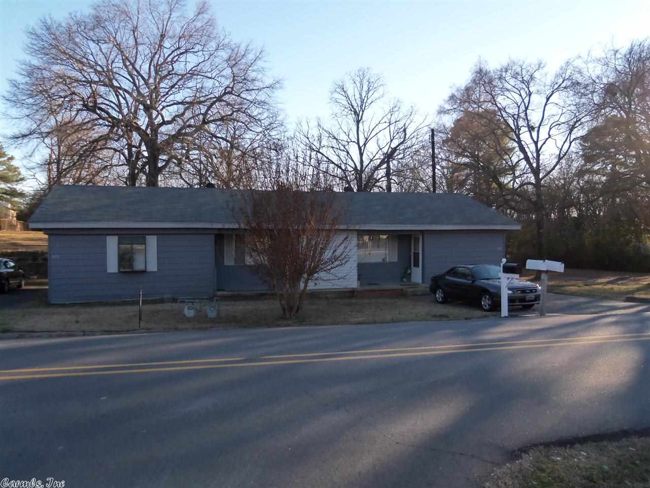 Hello Opportunity!! Well maintained duplex on nice large lot.  Both units have been updated including tile in the kitchens and bathrooms. New roof 2009, new exterior paint 2013, new hot water heater 2015. One unit has a long term tenant that has lived here for 20 years! Good investment!  See showing remarks Financials on file, contact listing agent.