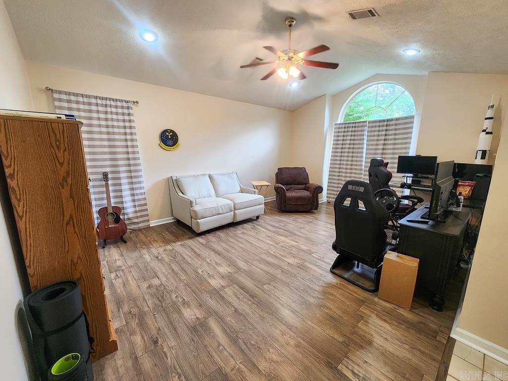 WHITEHALL - Residential