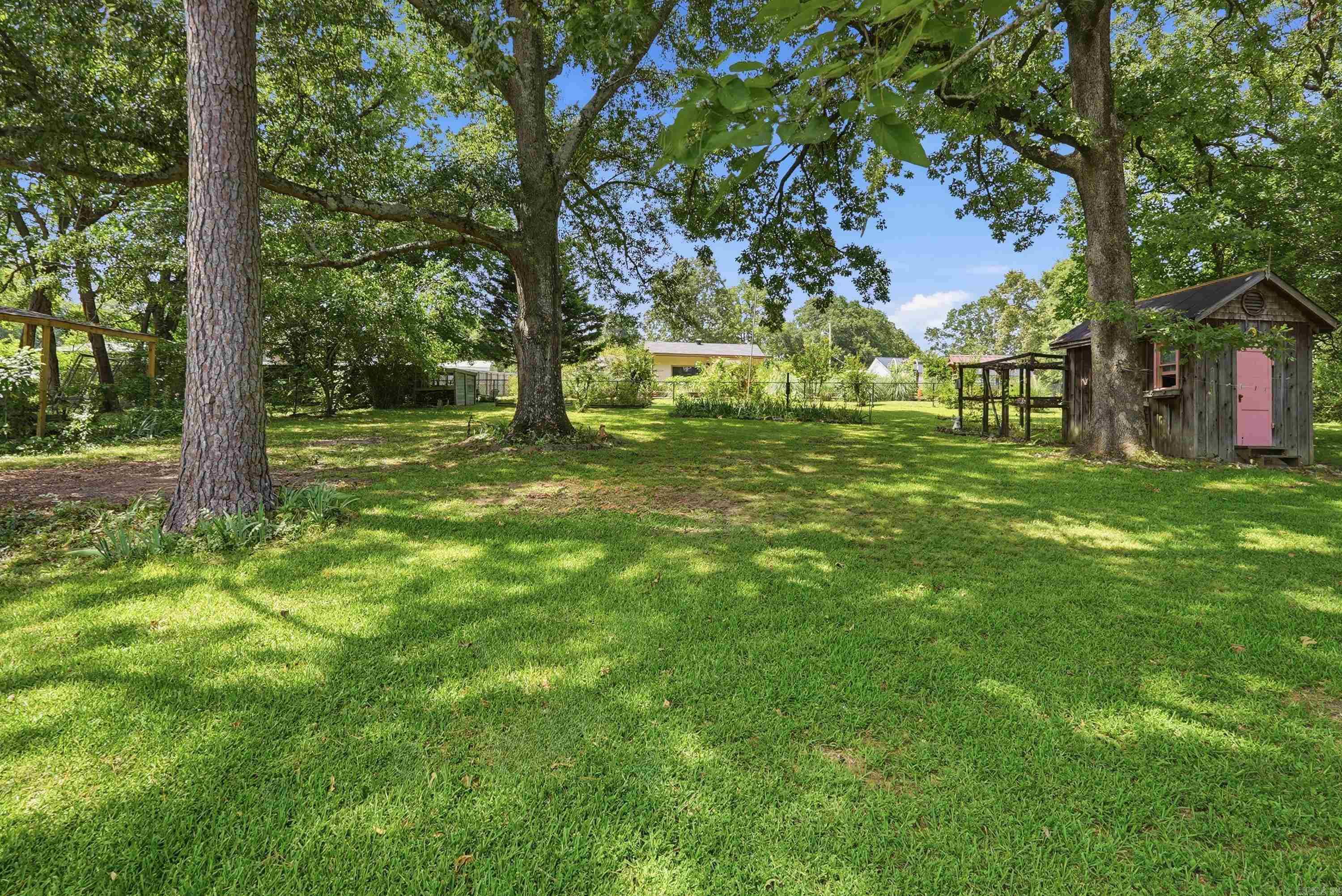 PEBBLE LAKE - Residential