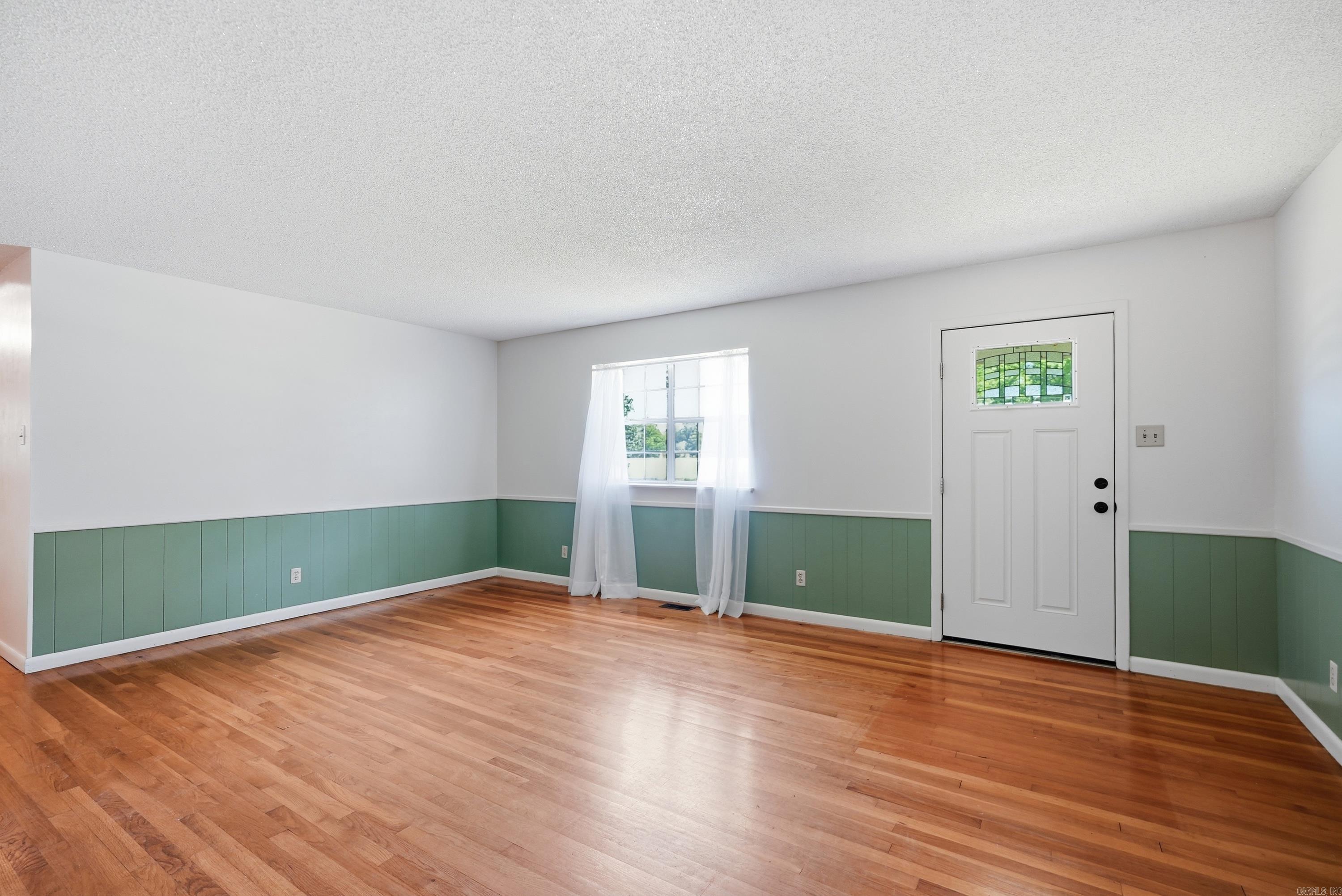 PEBBLE LAKE - Residential