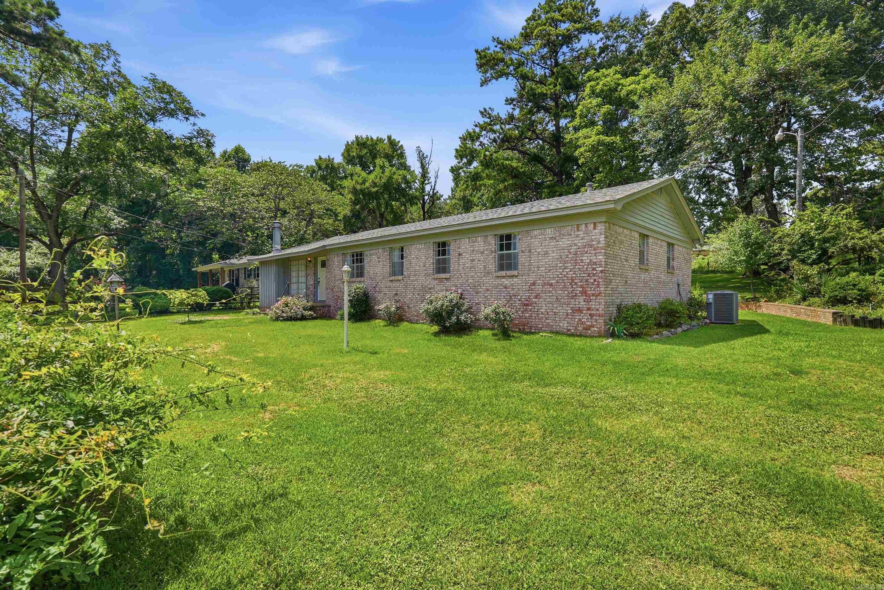 PEBBLE LAKE - Residential