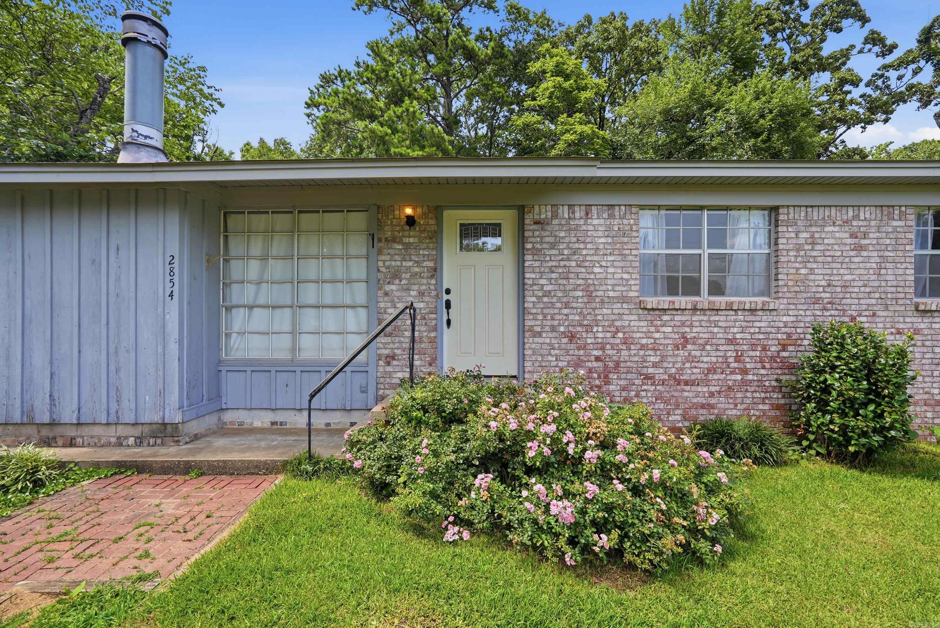 PEBBLE LAKE - Residential