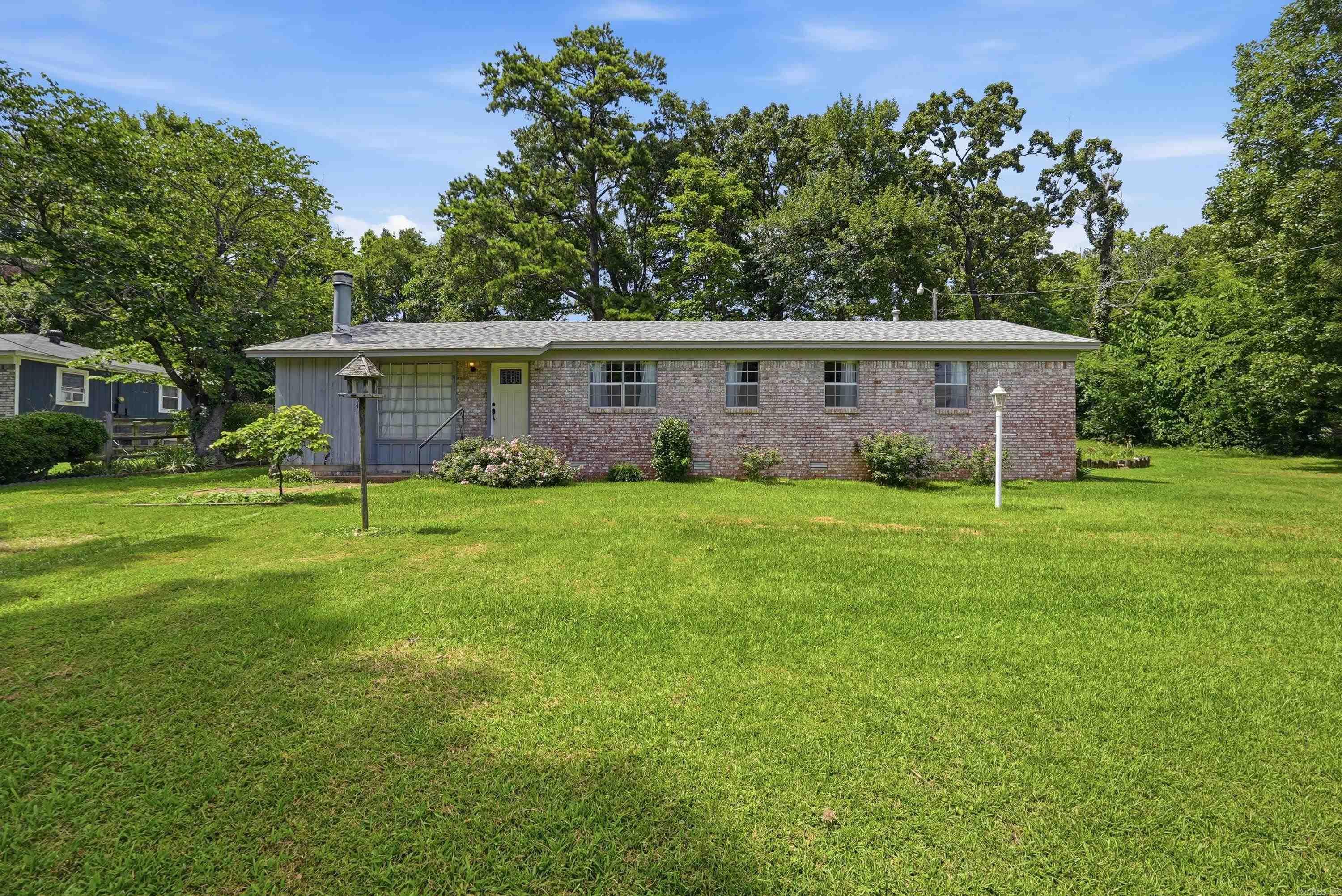 PEBBLE LAKE - Residential