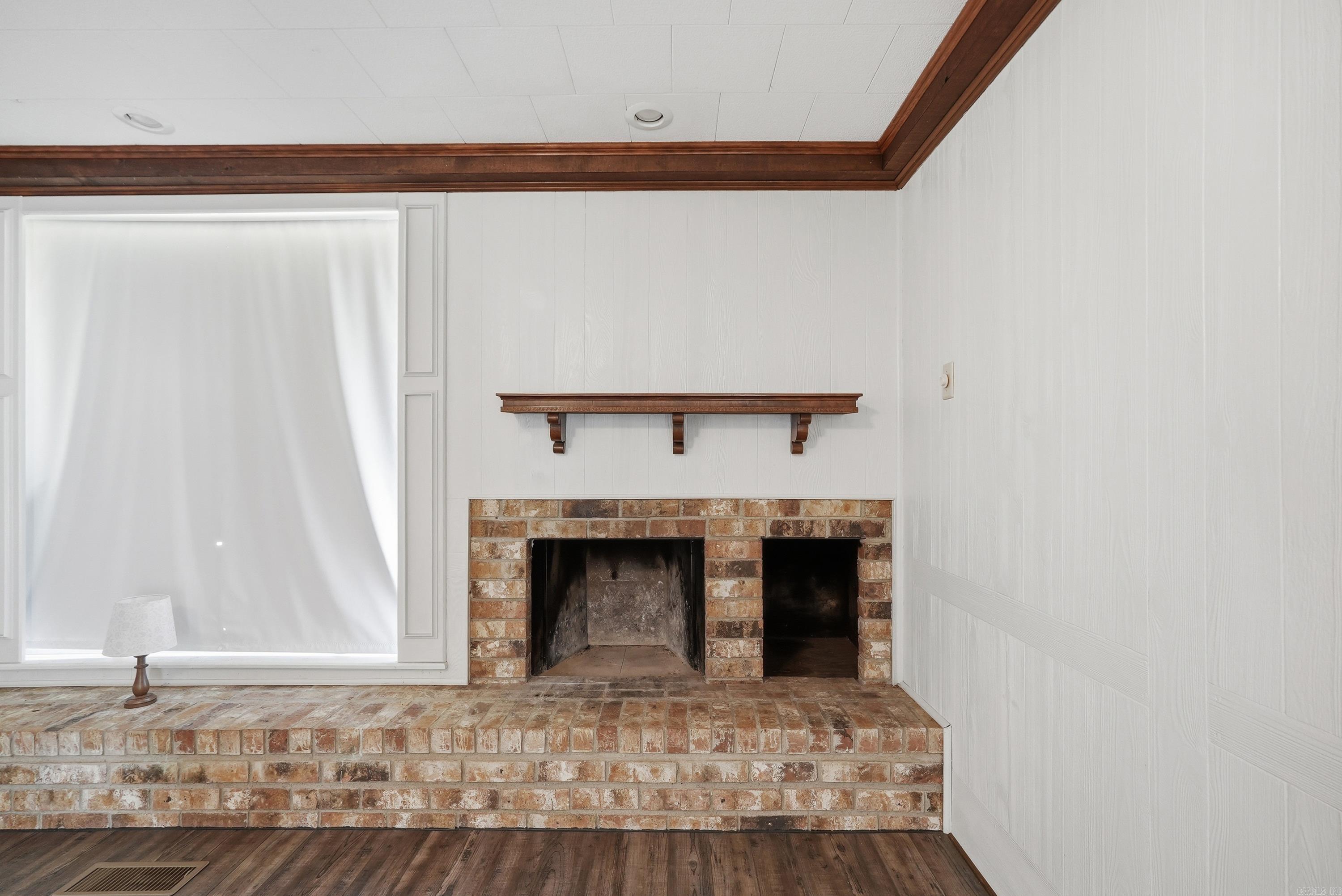 PEBBLE LAKE - Residential