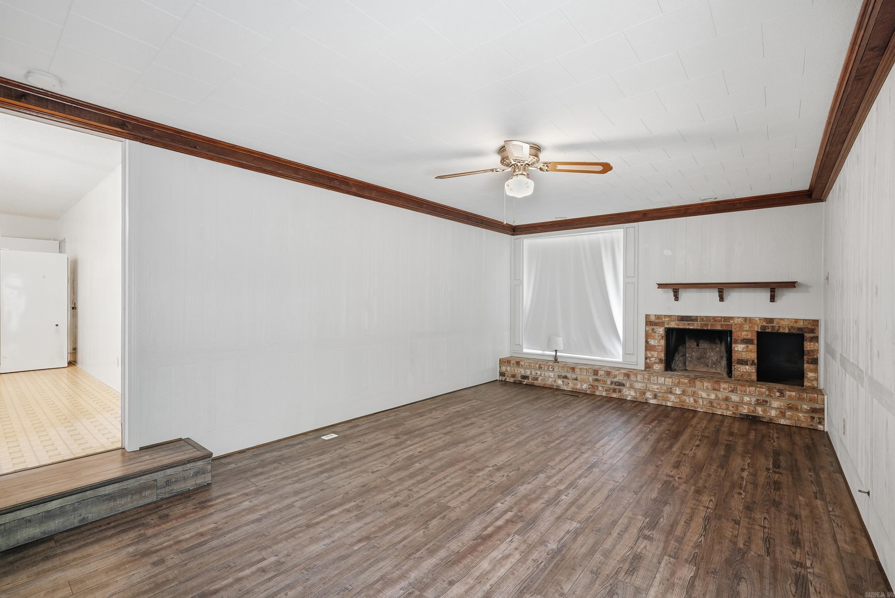 PEBBLE LAKE - Residential