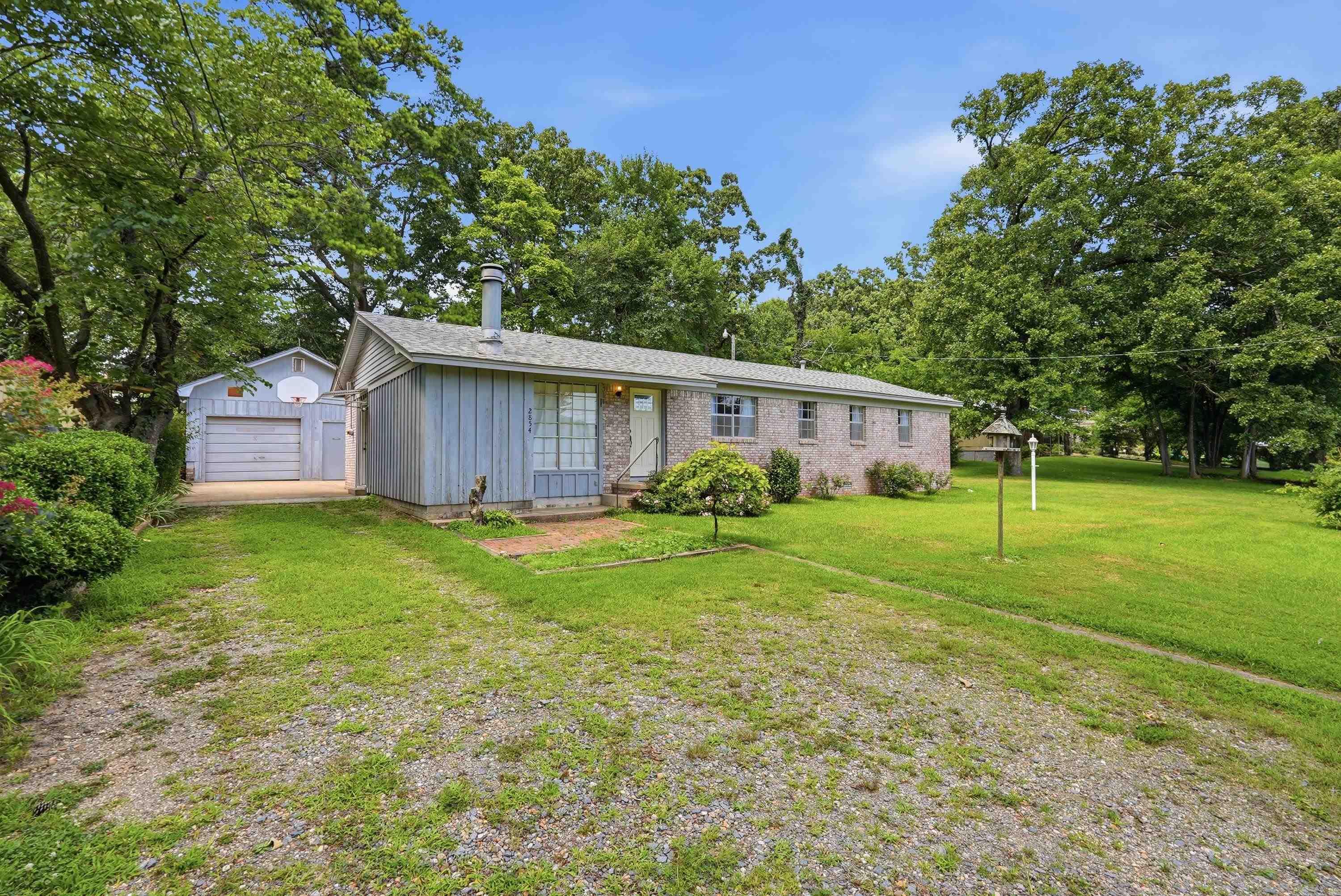 PEBBLE LAKE - Residential