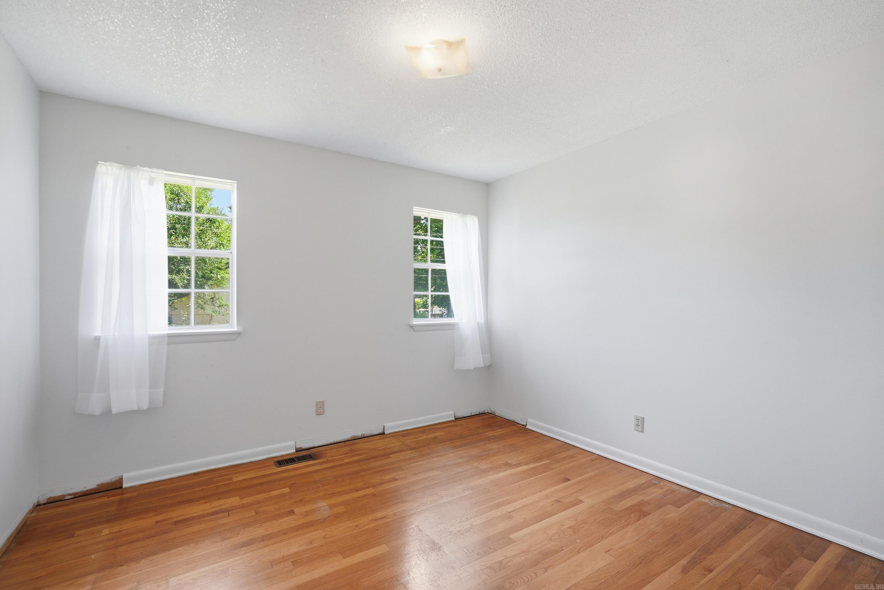 PEBBLE LAKE - Residential