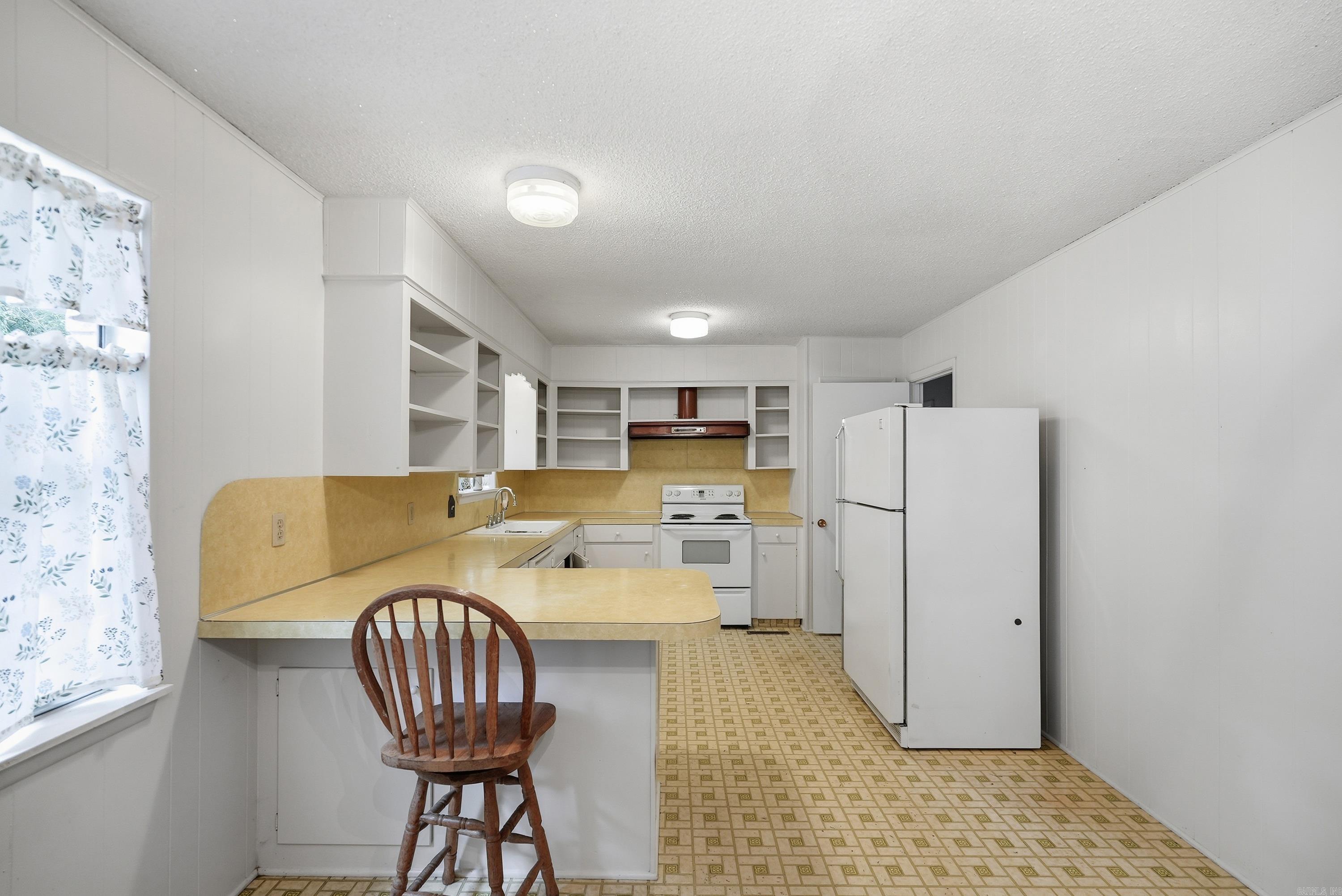 PEBBLE LAKE - Residential