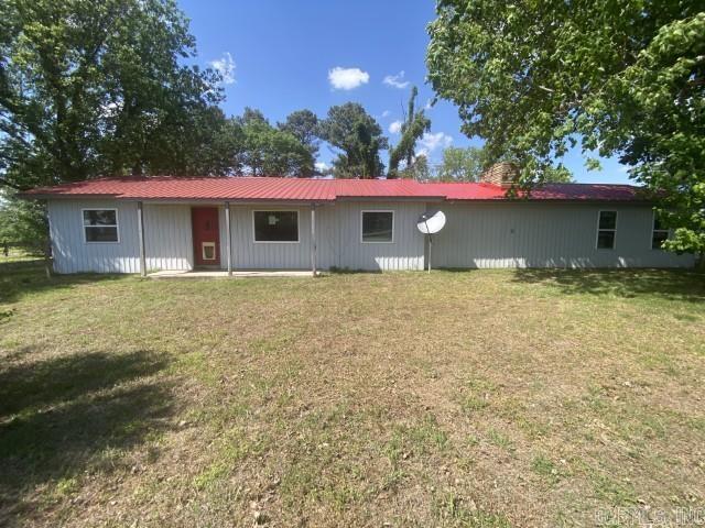 3 bedroom, 2 bath home with a 2nd living area and office area. Over 1900 sq ft with a lot size of over half an acre. HUD Case #031-584201. Systems are not guaranteed to work. Will not work for all financing. Agents /purchasers refer to HUDHomestore.gov for info on buying and bidding on HUD-owned homes. Sold AS-IS. Managed by www.olympusams-at.com. Buyer cannot enter property without a licensed agent. No Seller Property Disclosure will be provided. Agents and Buyers, this information is believed to be accurate but not guaranteed, please confirm all information for yourselves.