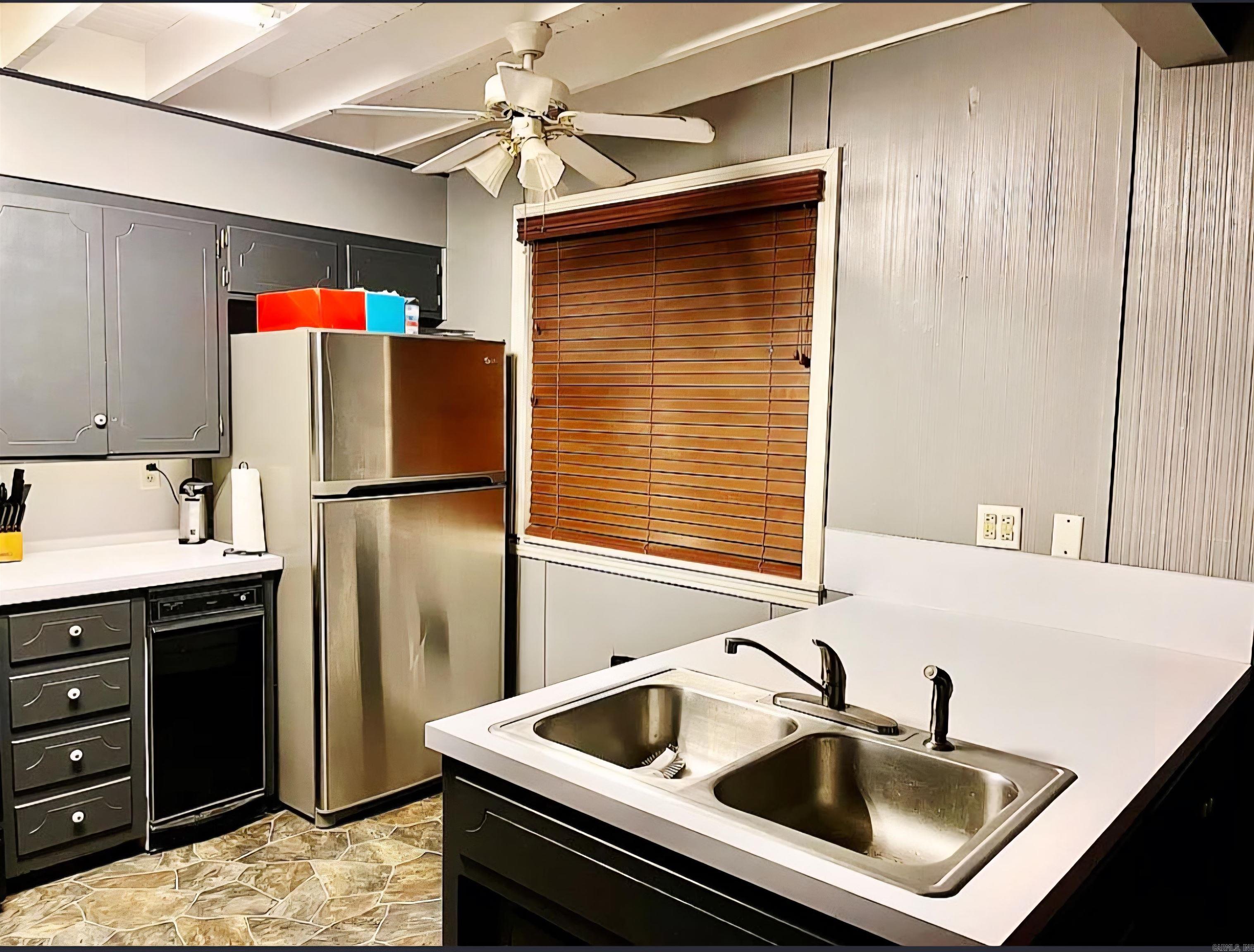 CITY ACREAGE C.C. - Residential