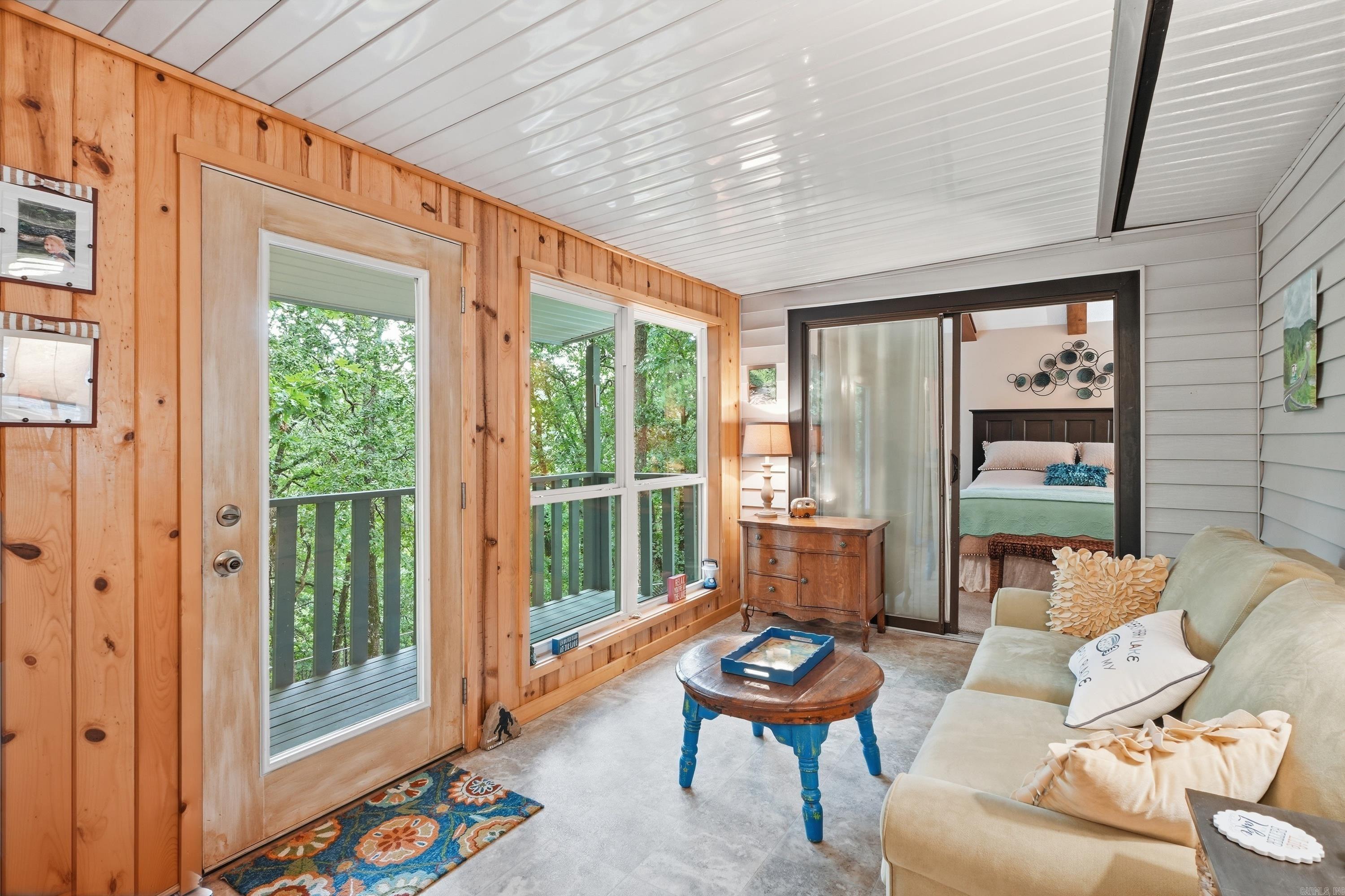 INDIAN HILLS - Residential
