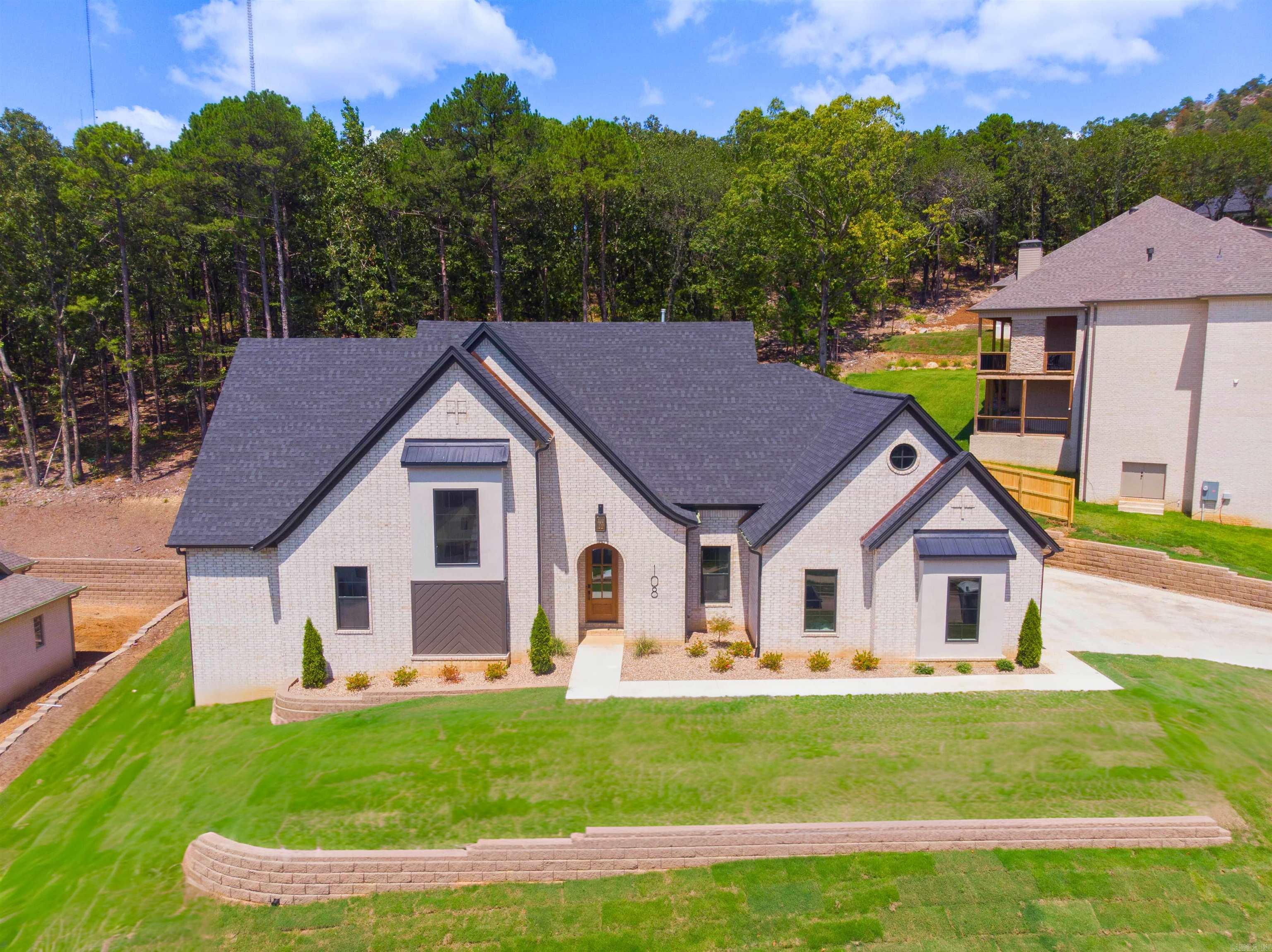 BEAR DEN ESTATES - Residential