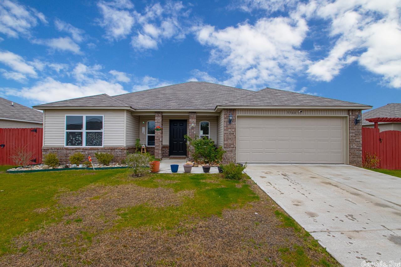 RD eligible and like new, built in 2021. This lovely 4 bedroom 2 bath home is what you have been looking for! Split bedroom plan includes a large master bedroom, master bath with double vanity and oversized walk in closet. 3 bedrooms opposite side of home, each are good sized rooms. Kitchen is open to oversized living room,perfect for entertaining. Privacy fenced backyard. Don't hesitate to see this wonderful new listing!