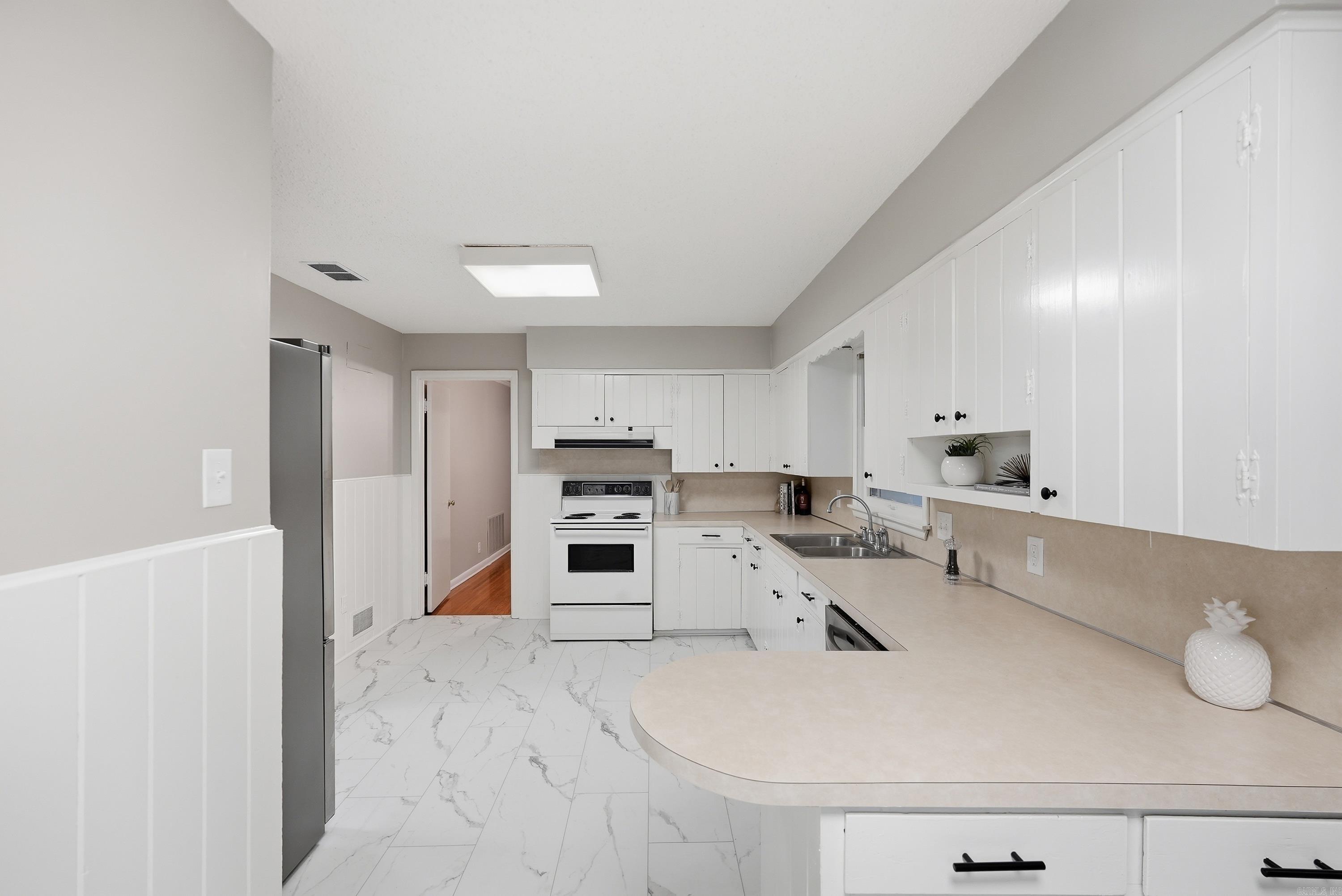 KINGWOOD PLACE - Residential