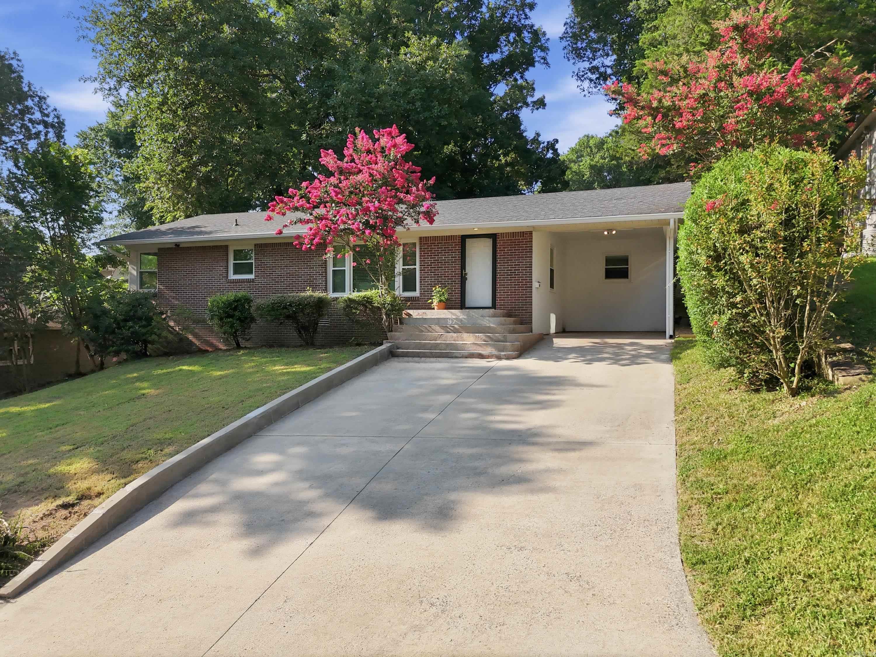 KINGWOOD PLACE - Residential